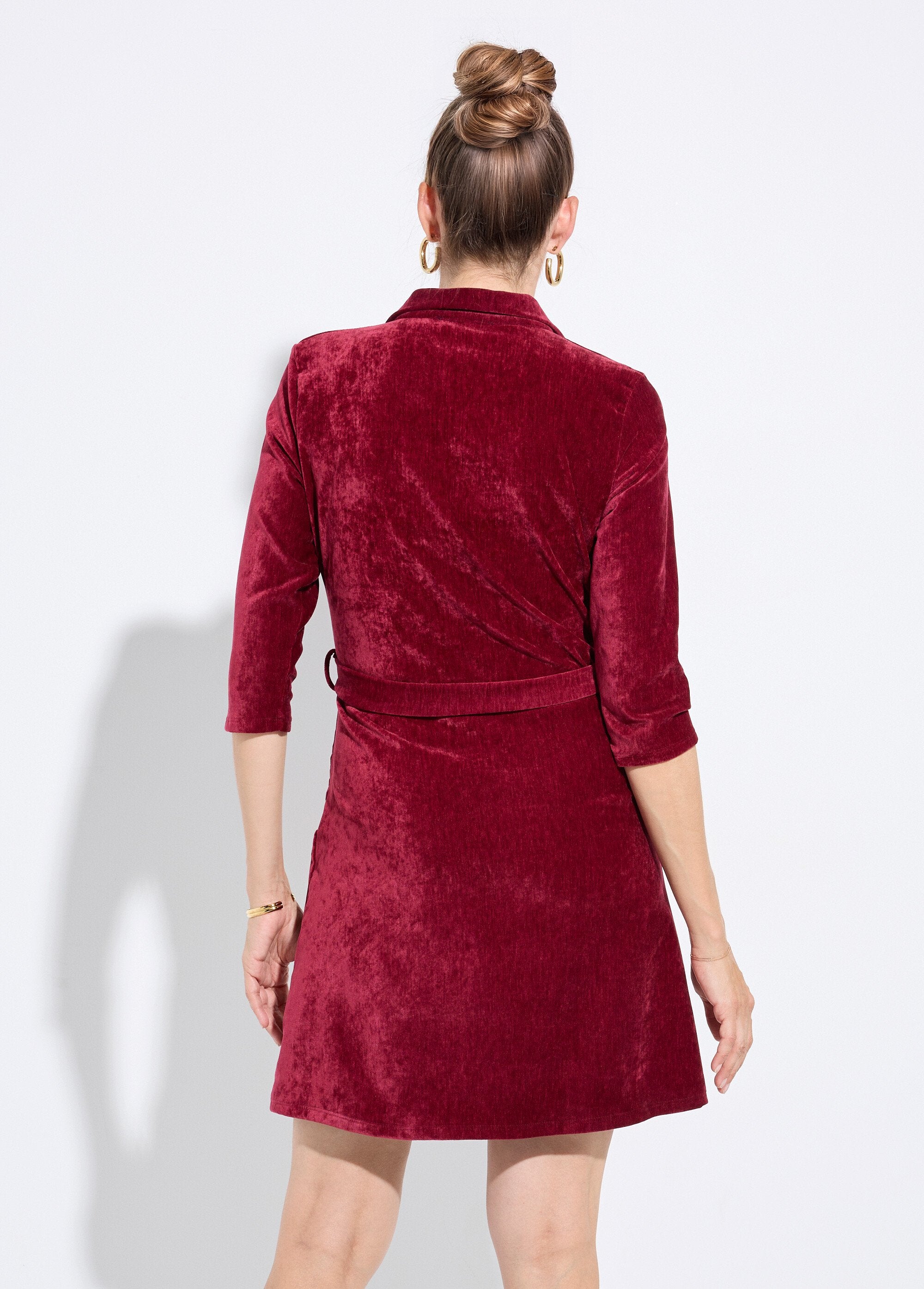 Vestido_de_veludo_com_decote_em_V_com_cinto_Bordeaux_DO1_slim