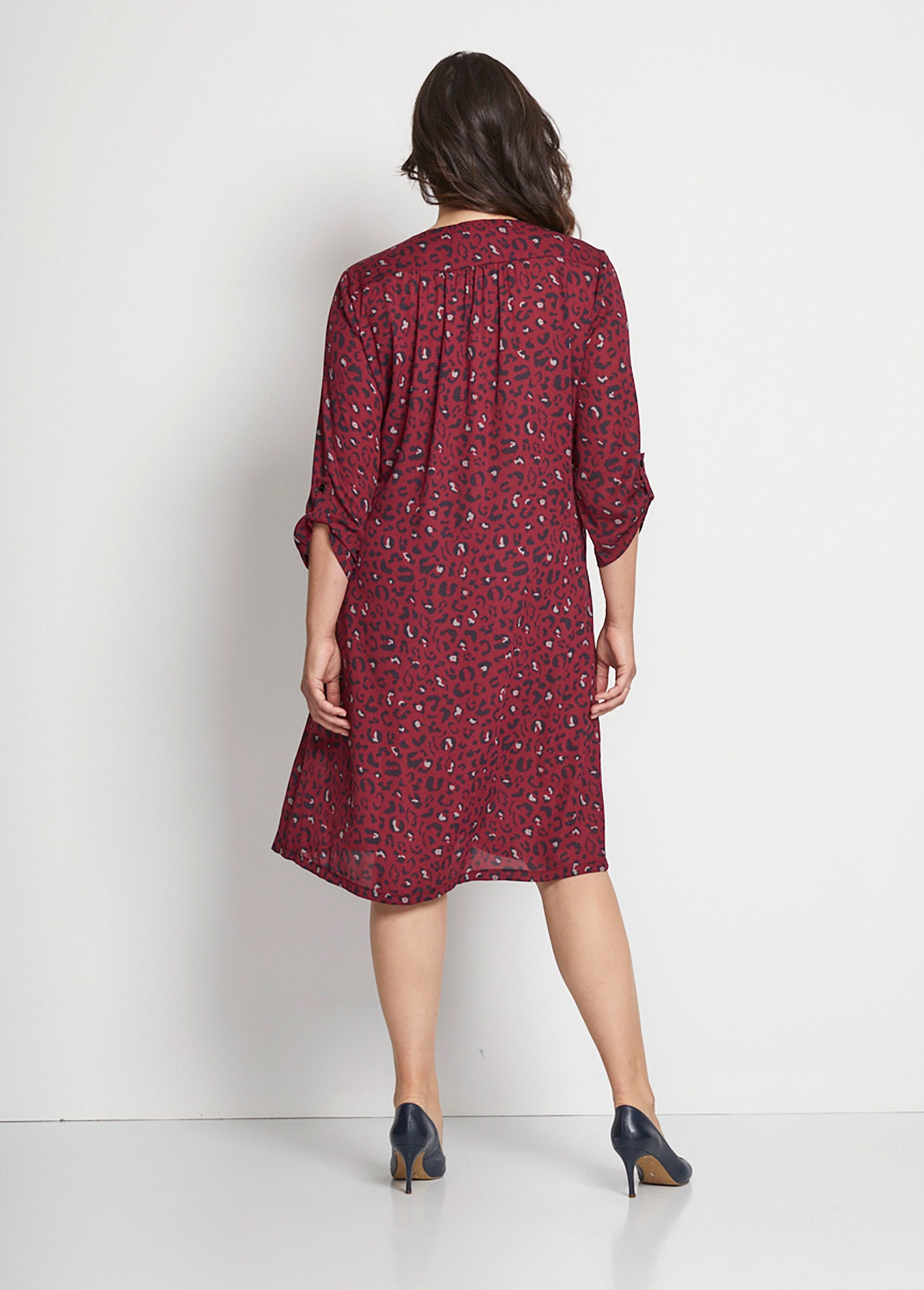 Vestido_curto_evasê_estampa_leopardo_Noir_et_rouge_DO1_curvy