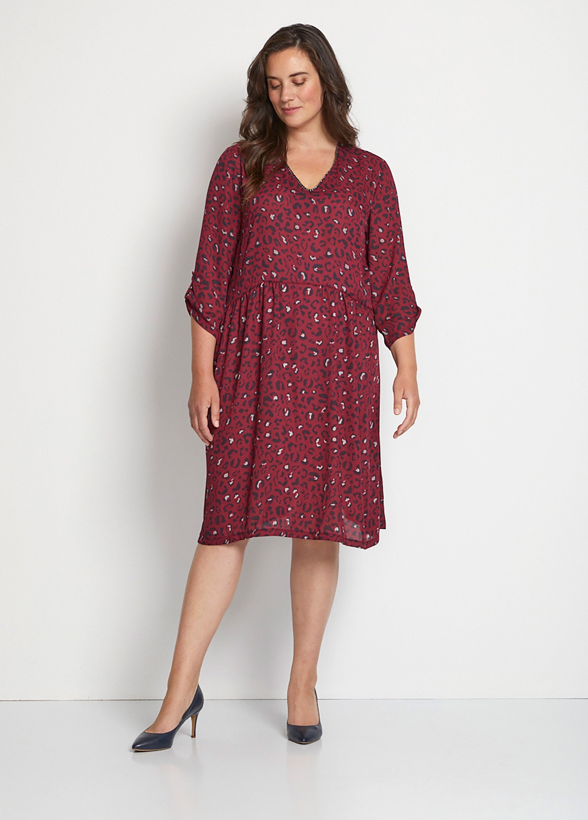 Vestido_curto_evasê_estampa_leopardo_Noir_et_rouge_FA1_curvy