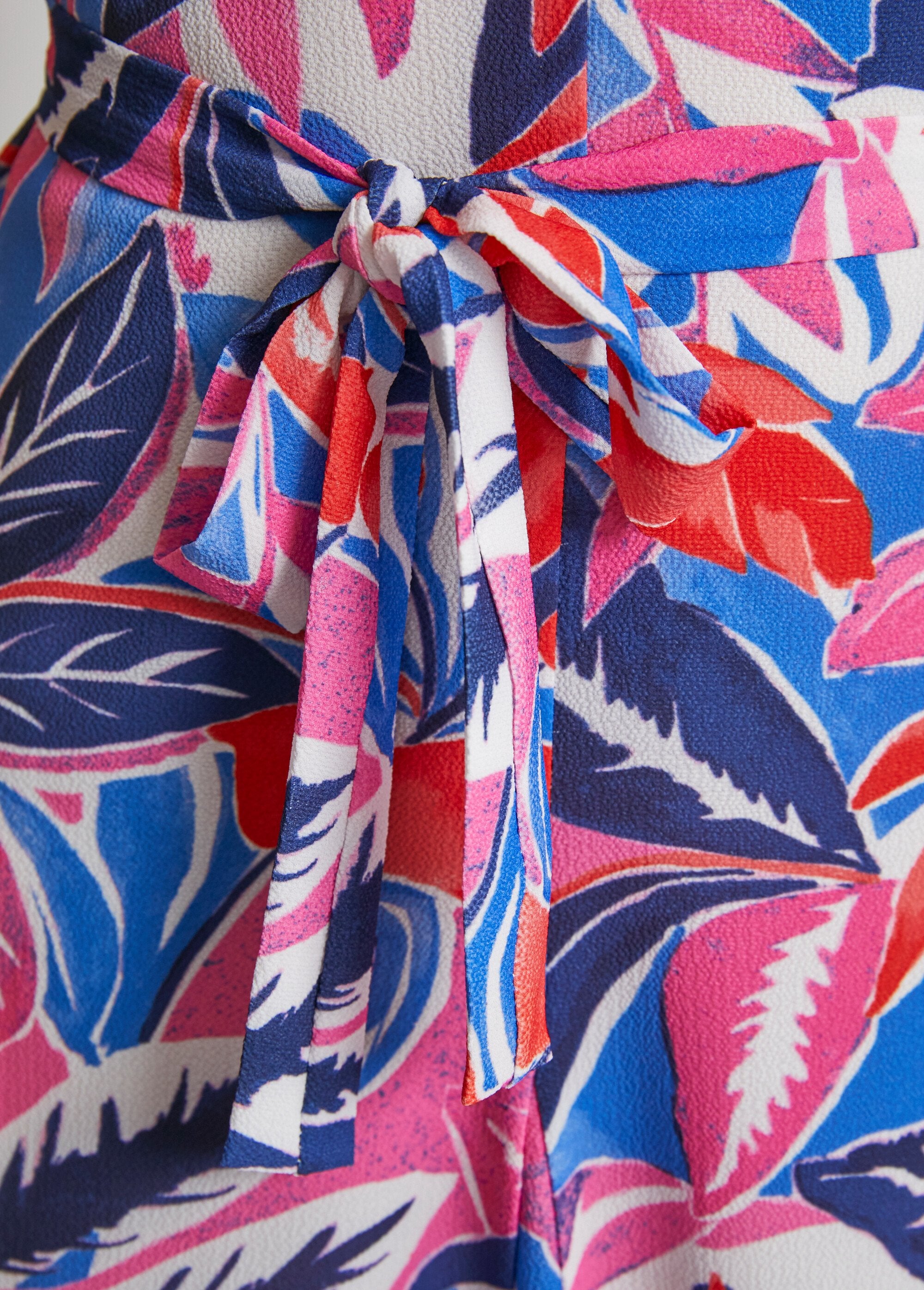 Robe_imprimée_avec_volants_Rouge_et_bleu_DE3_slim