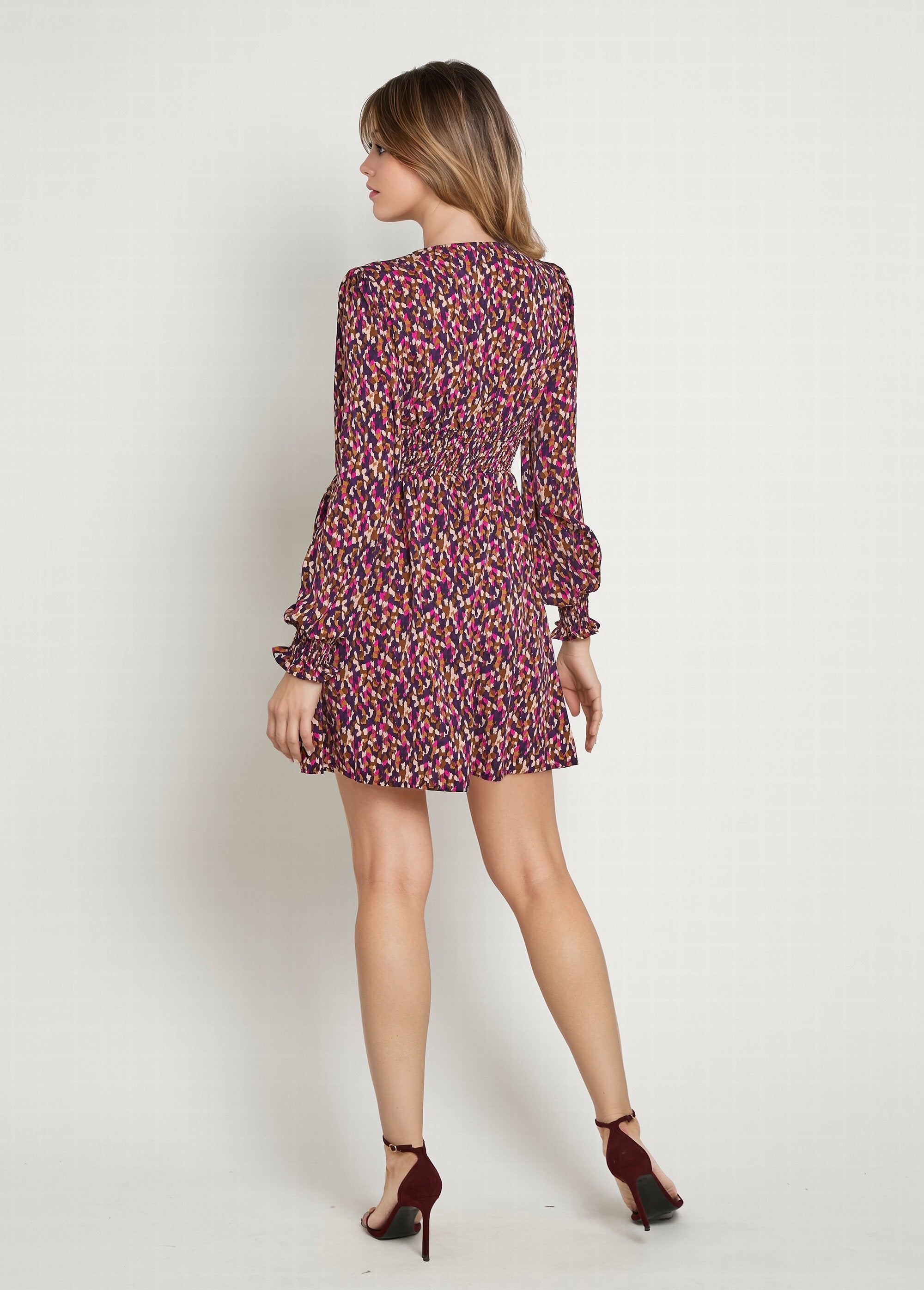 Vestido_curto_em_voile_estampado_artístico_Violet_imprime_DO1_slim