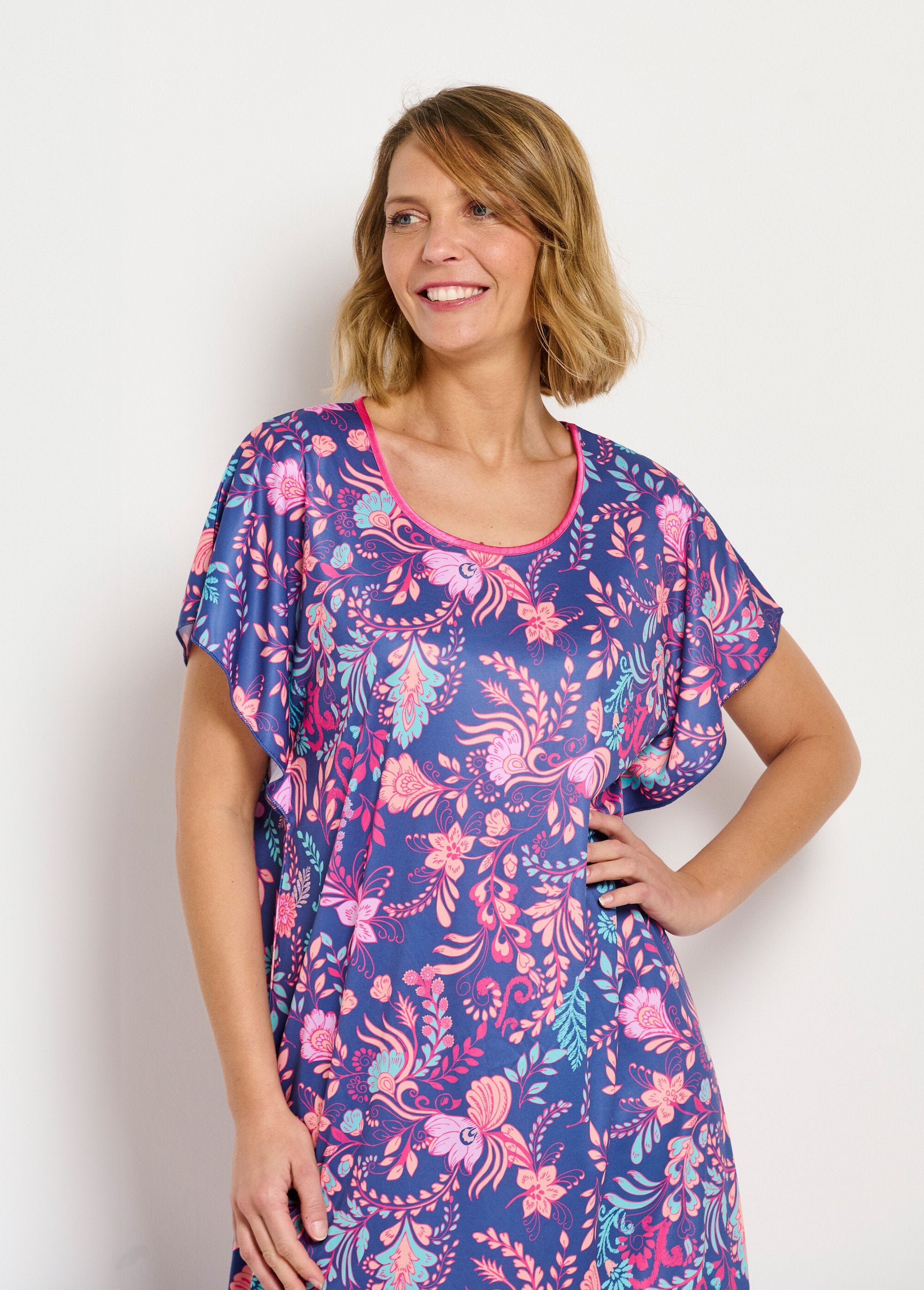 Vestido_longo_de_cetim_com_estampa_floral_para_anfitriã_Fond_marine_DE1_slim