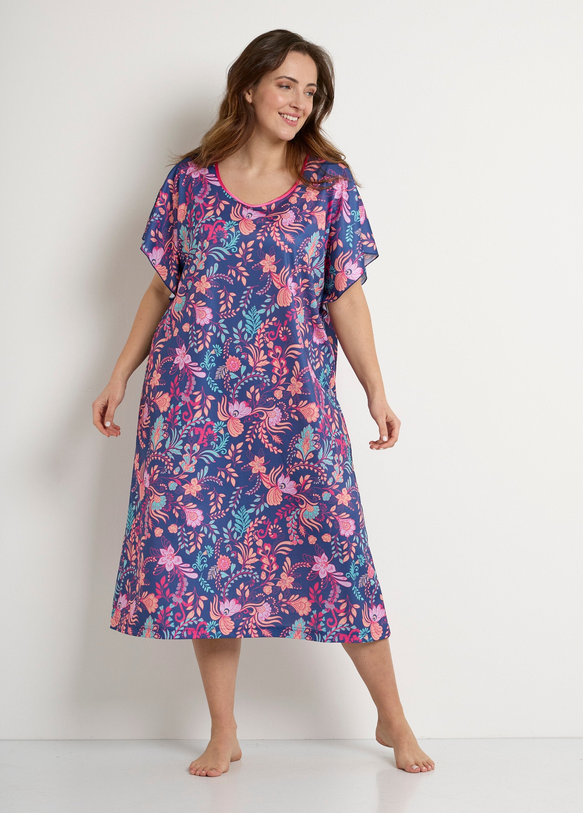 Vestido_longo_de_cetim_com_estampa_floral_para_anfitriã_Fond_marine_FA1_curvy