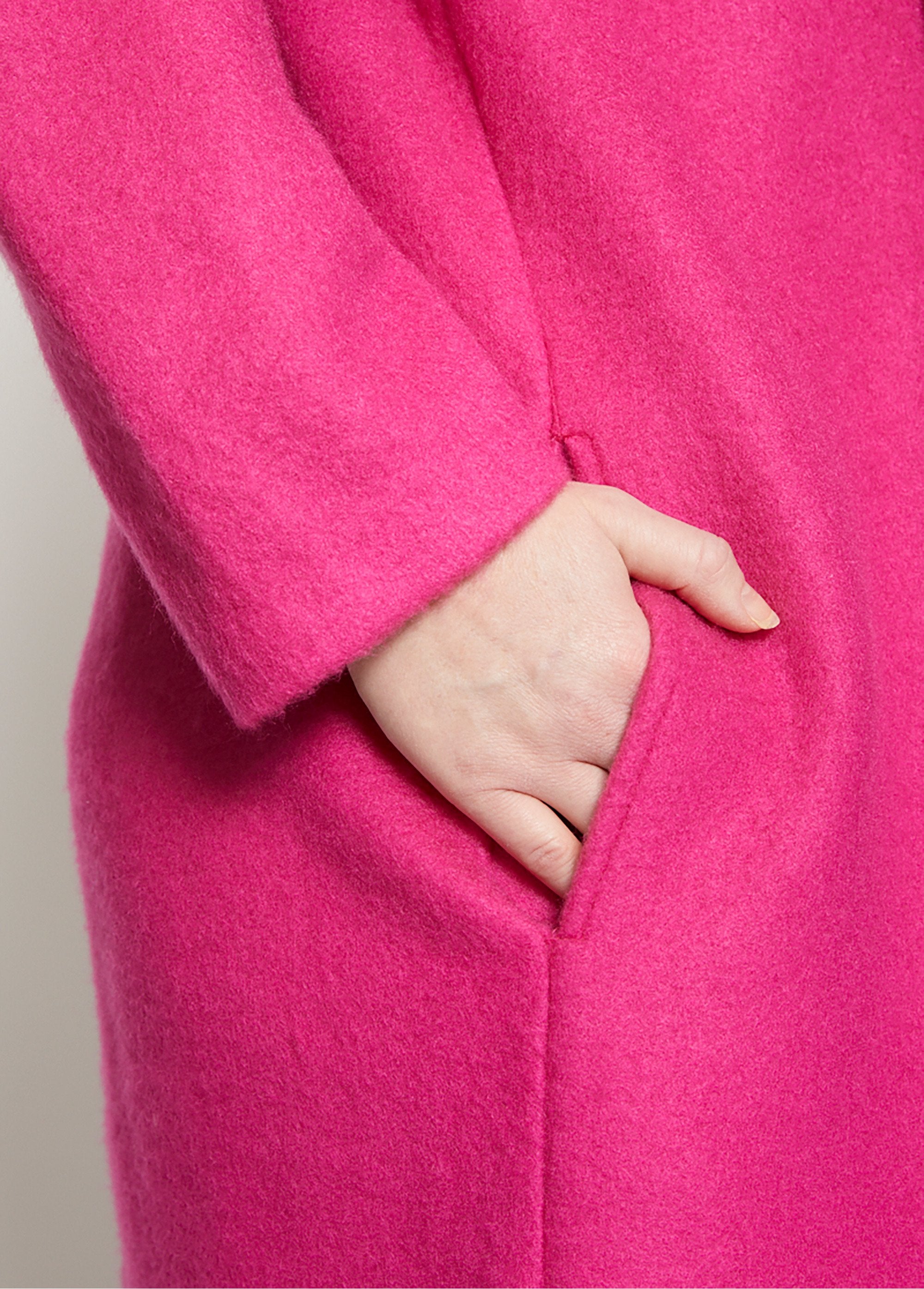 Roupão_com_zíper_e_bordado_Fúsquia_DE2_curvy