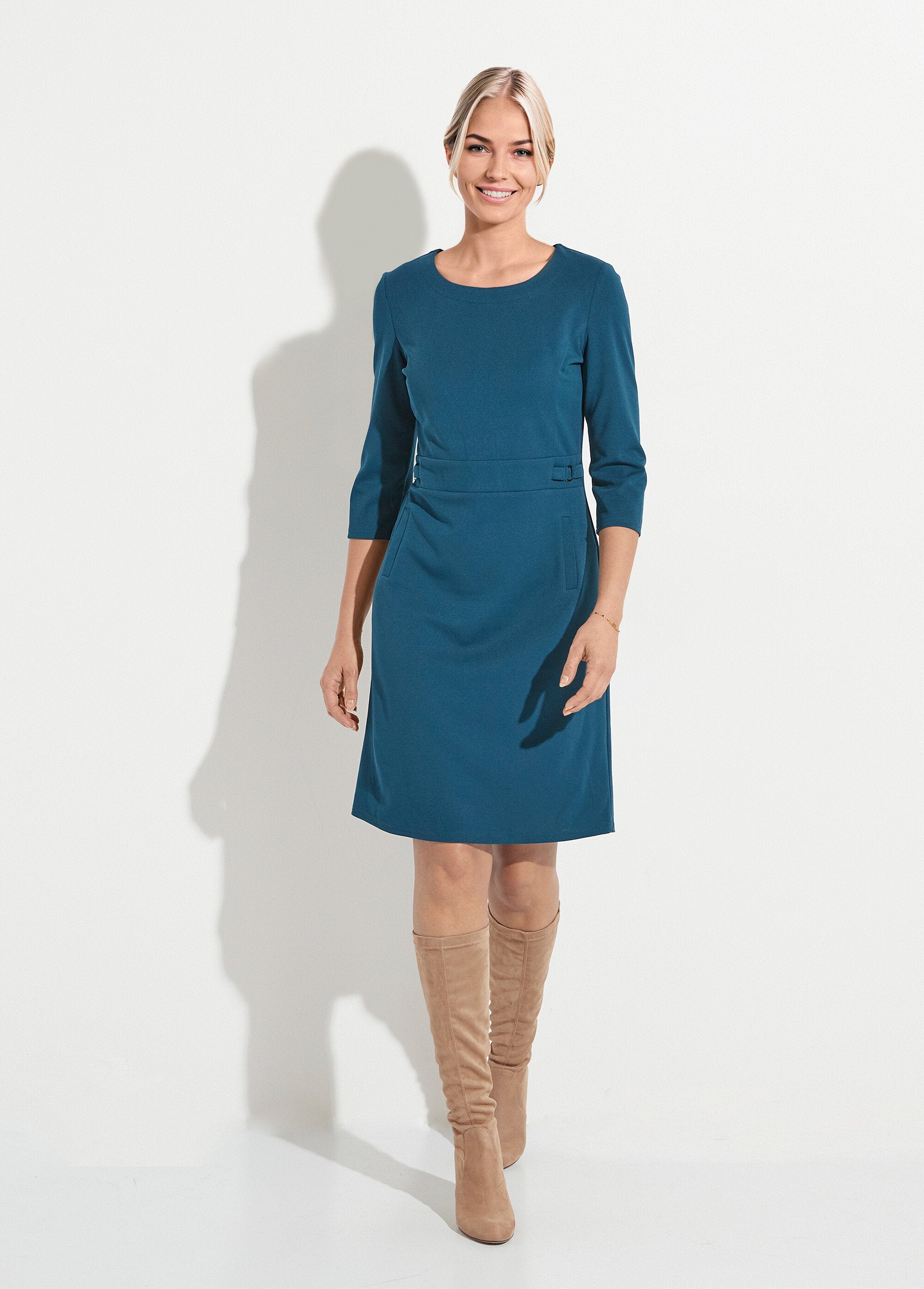 Vestido_reto_com_mangas_3/4_em_malha_macia_Canard_FA1_slim