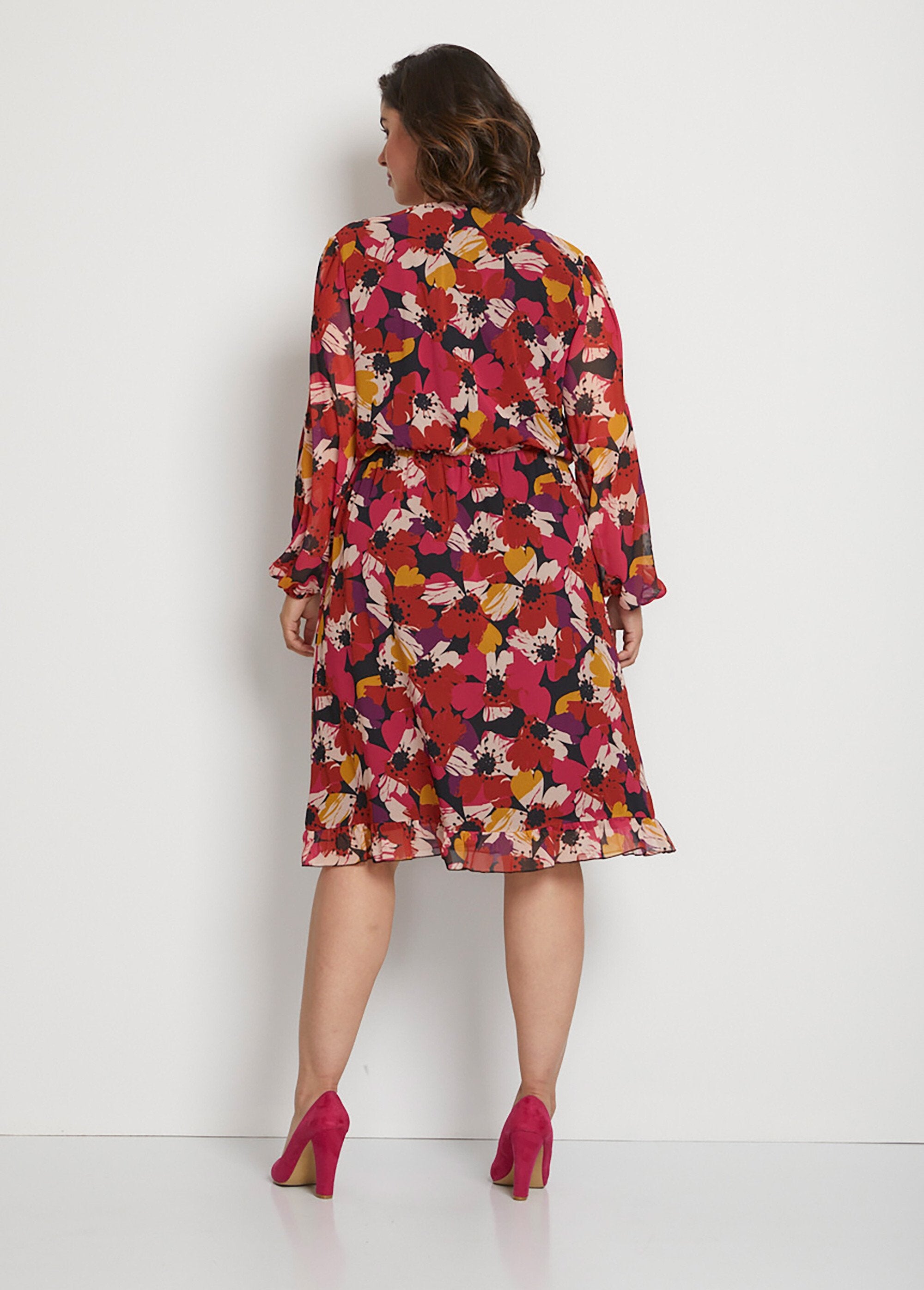 Vestido_envelope_de_voile_com_estampa_floral_Imprime_floral_DO1_curvy