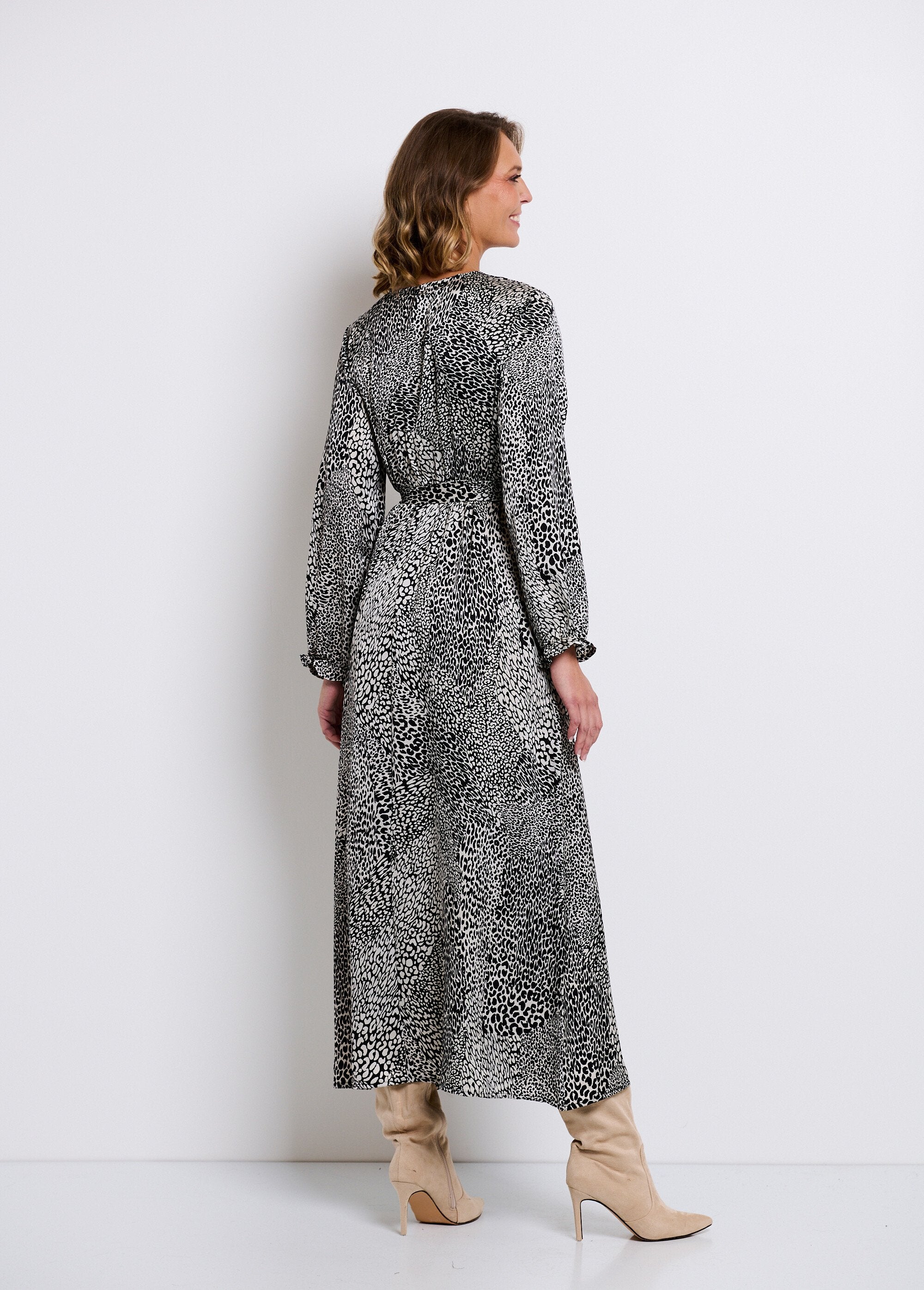 Vestido_longo_de_cetim_com_estampa_animal_Noir_et_blanc_DO1_slim