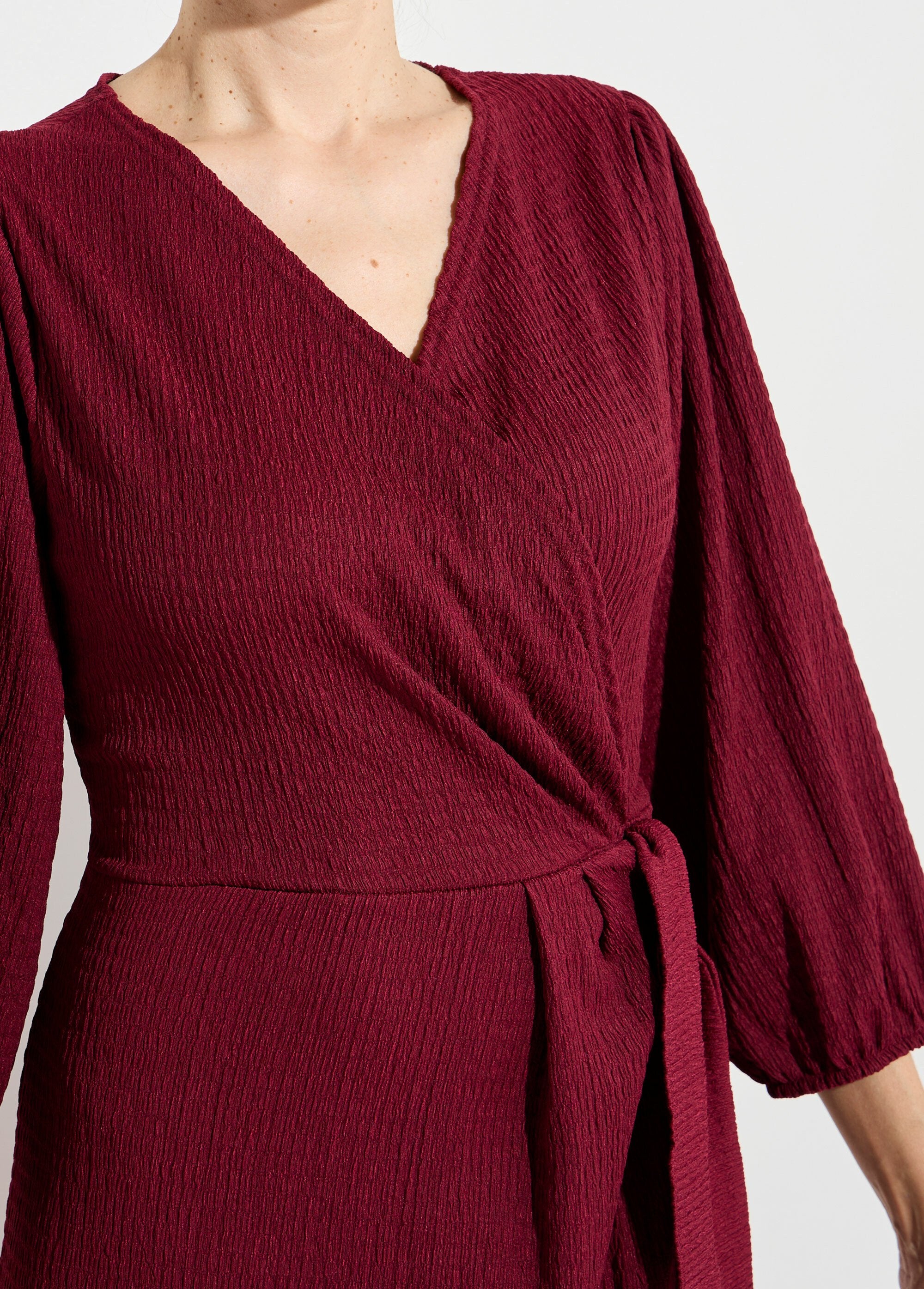 Robe_portefeuille_en_maille_gaufrée_Bordeaux_DE1_slim