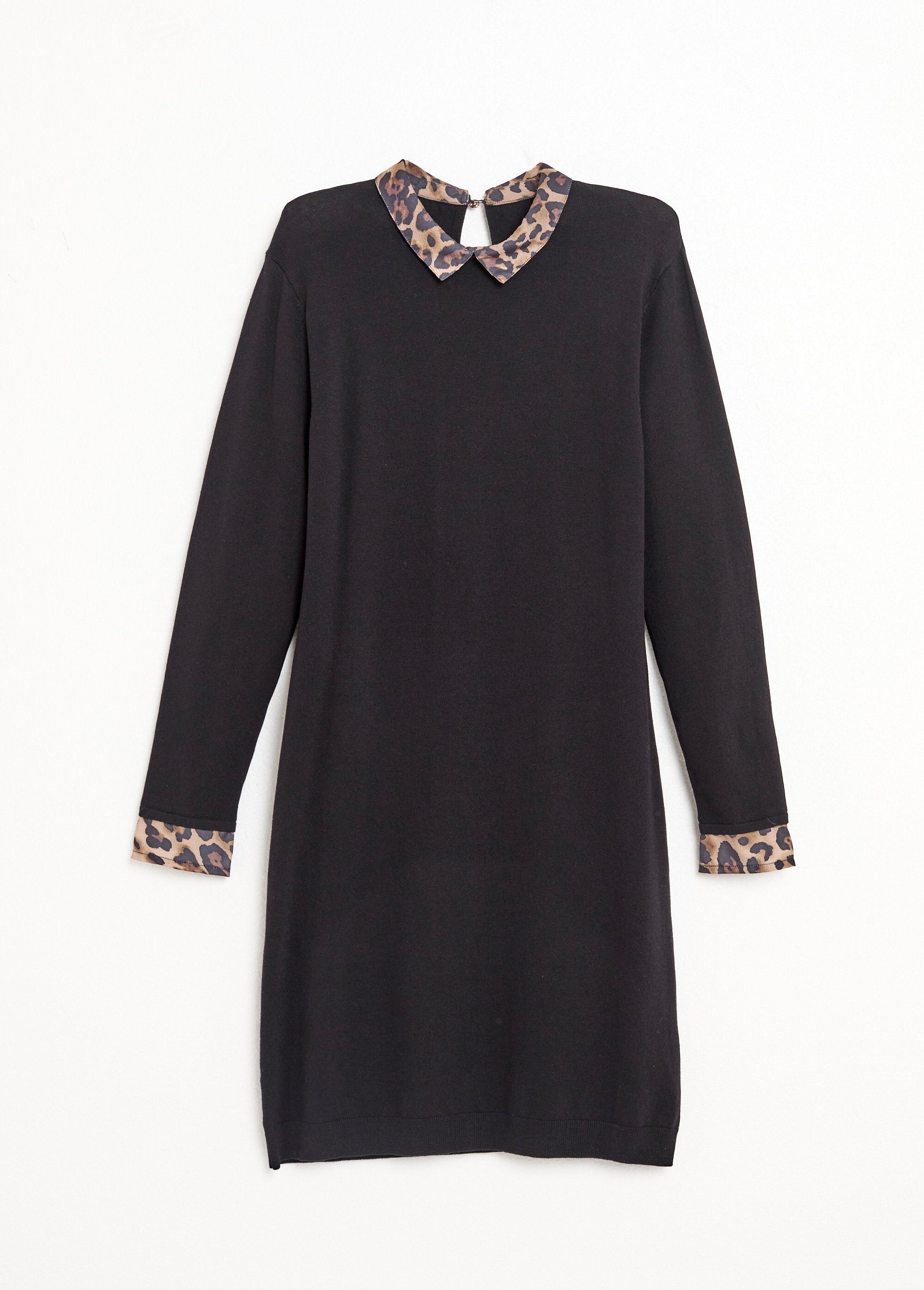 Vestido_suéter_preto_2_em_1_com_efeito_voile_e_estampa_de_oncinha_Noir_AP1_slim