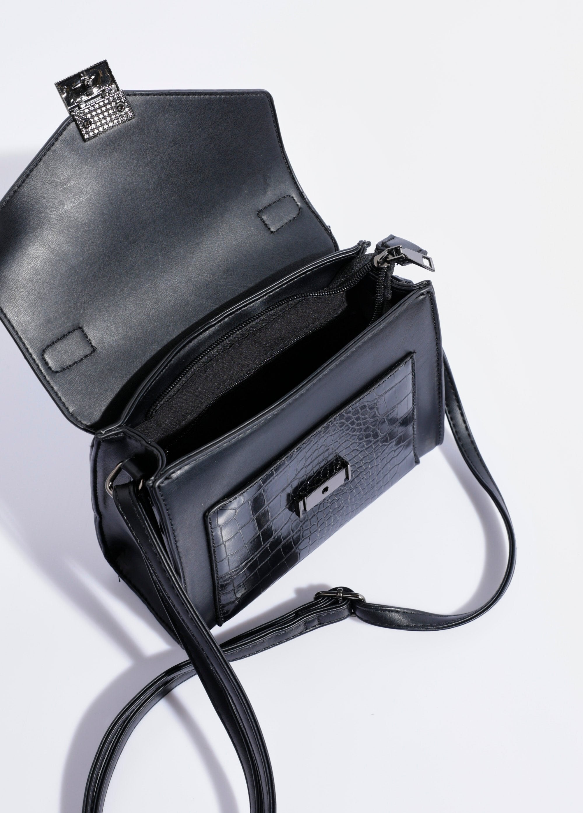 Bolsa_com_aparência_de_réptil,_alça_curta_Noir_DE1_slim