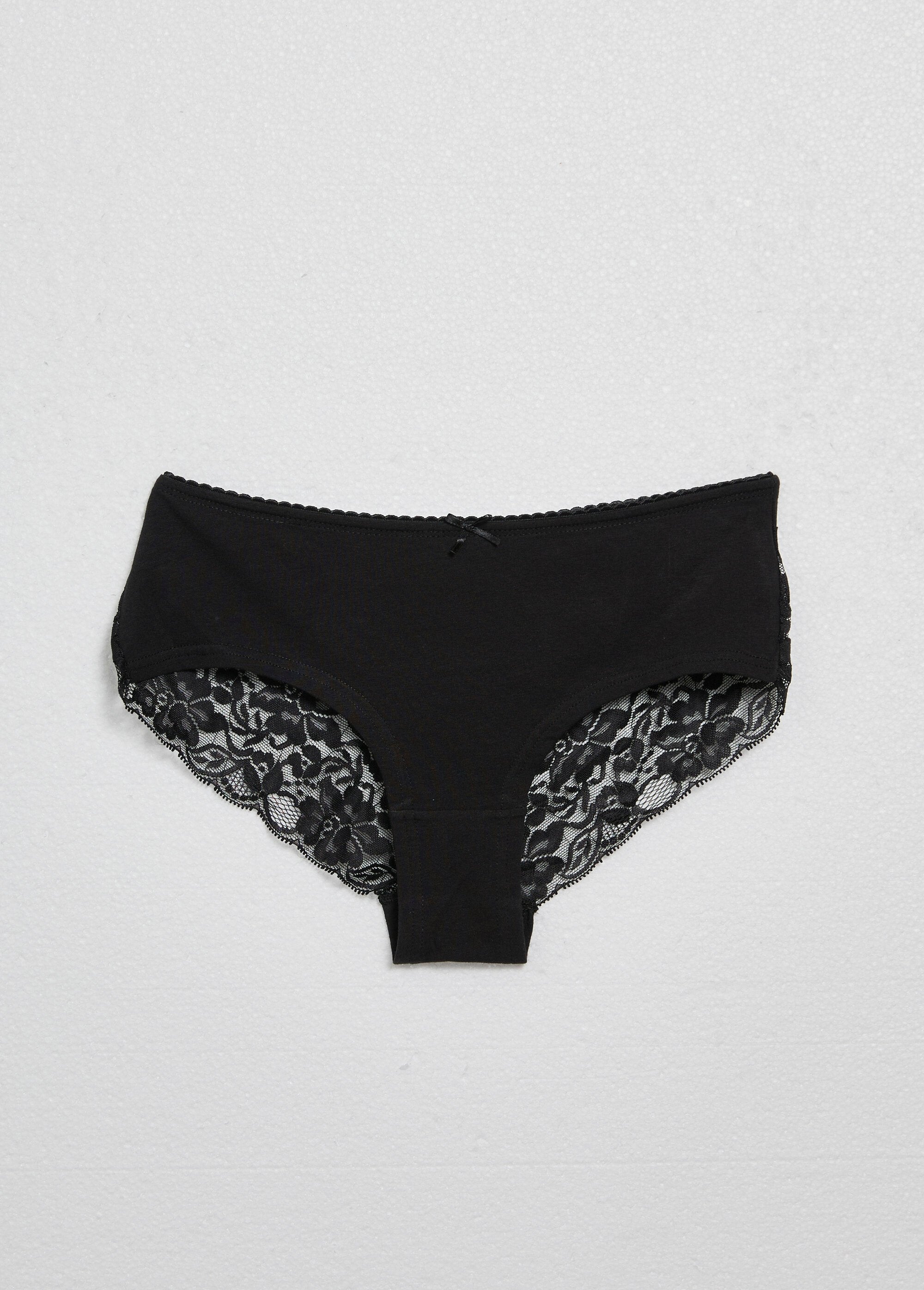 Shorts_com_detalhe_de_renda_nas_costas_Noir_DE1_slim