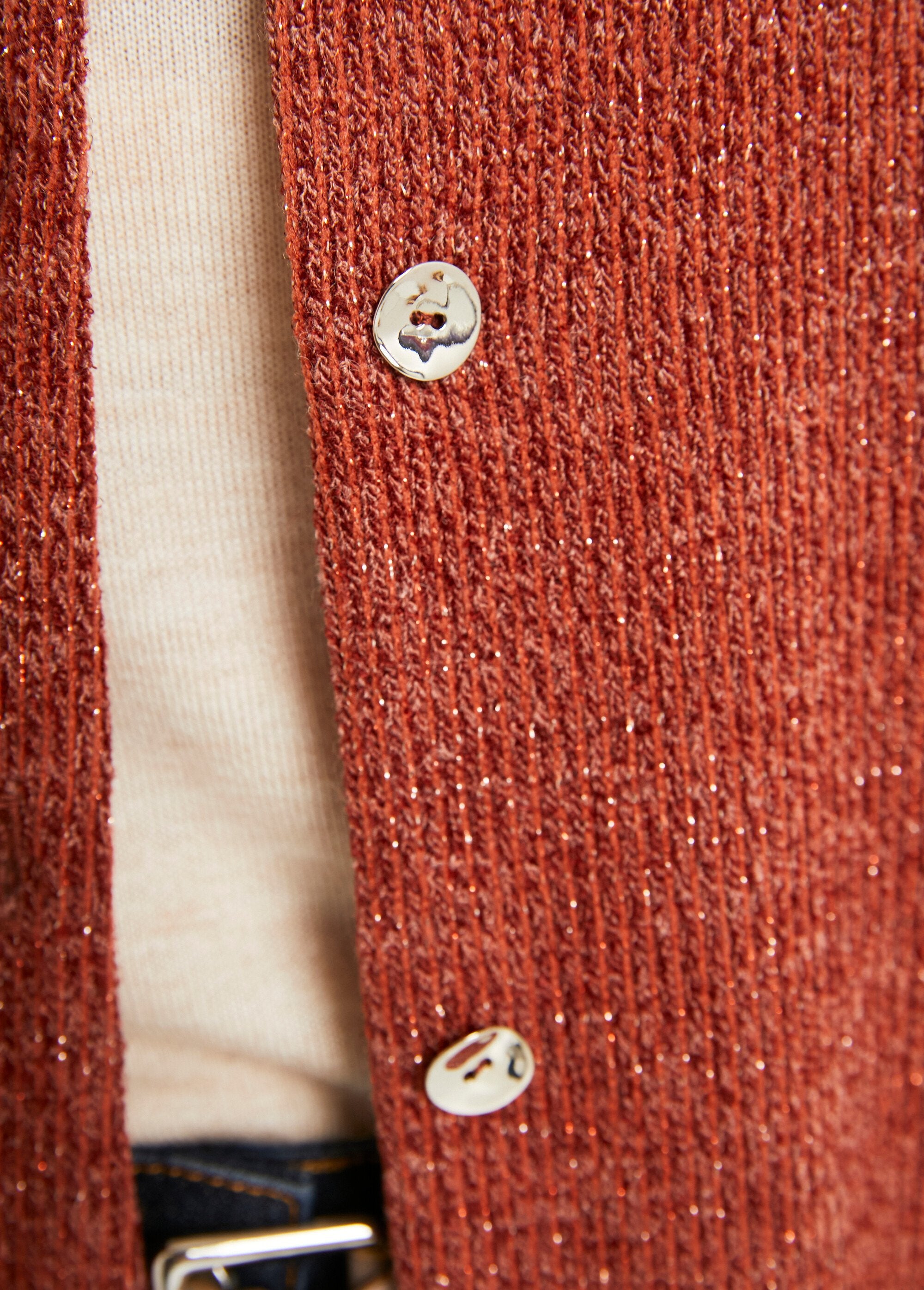 Camisola_com_botões_em_malha_canelada_Marron_DE4_slim