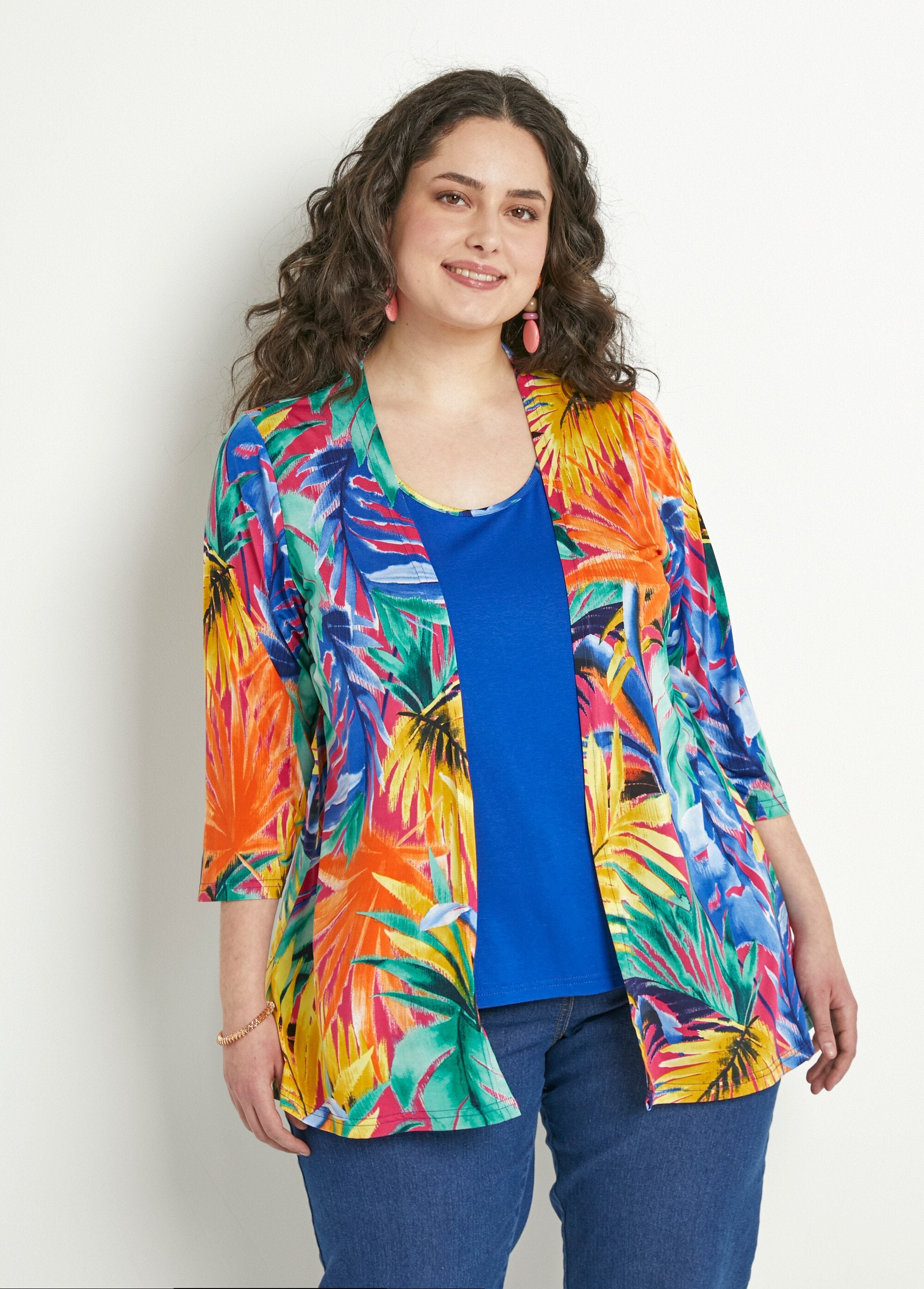 Camiseta_longa_2_em_1_com_estampa_tropical_Multicolore_FA1_curvy
