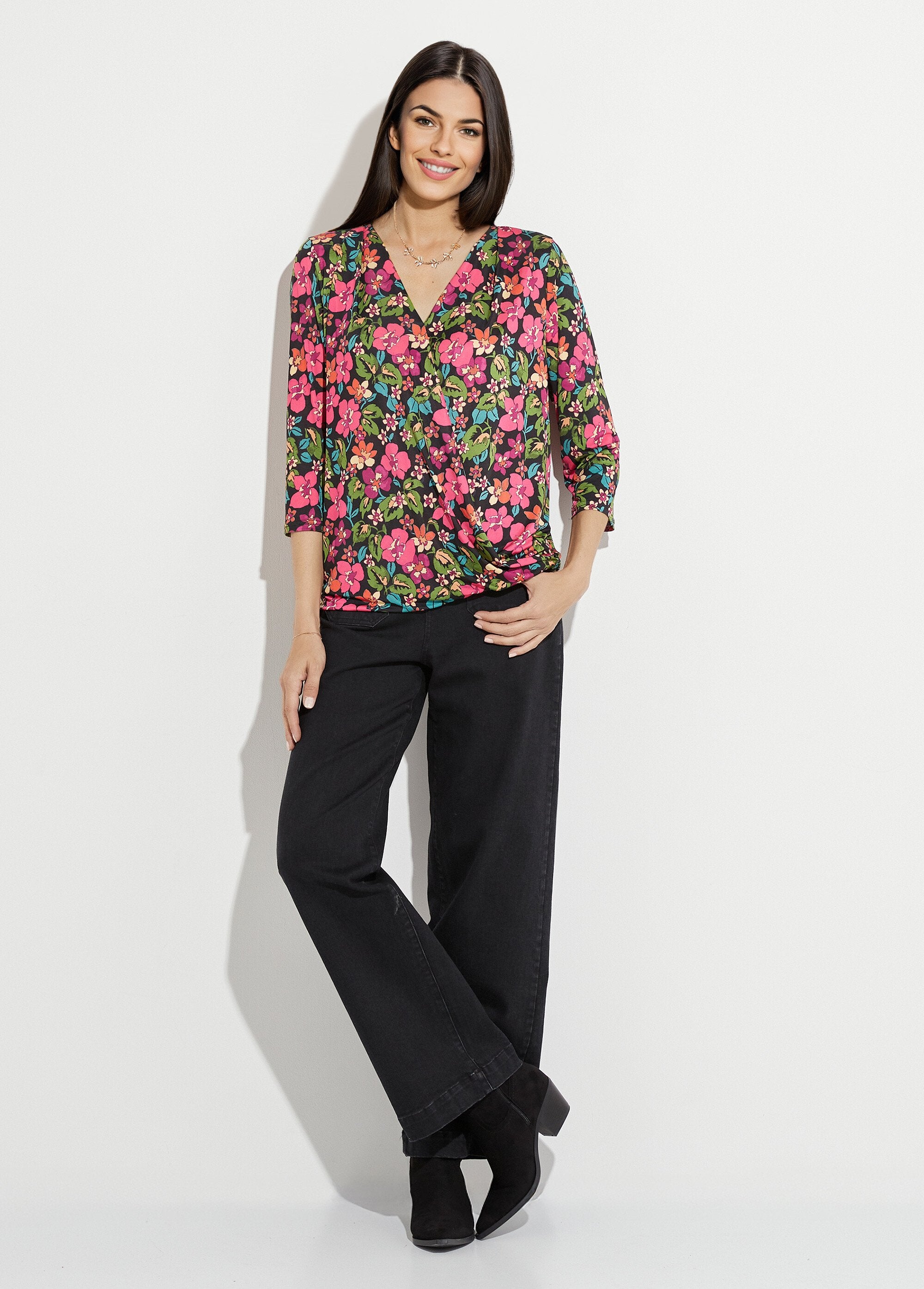 Camiseta_blusa_envolvente_floral_Noir_et_fuchsia_SF1_slim