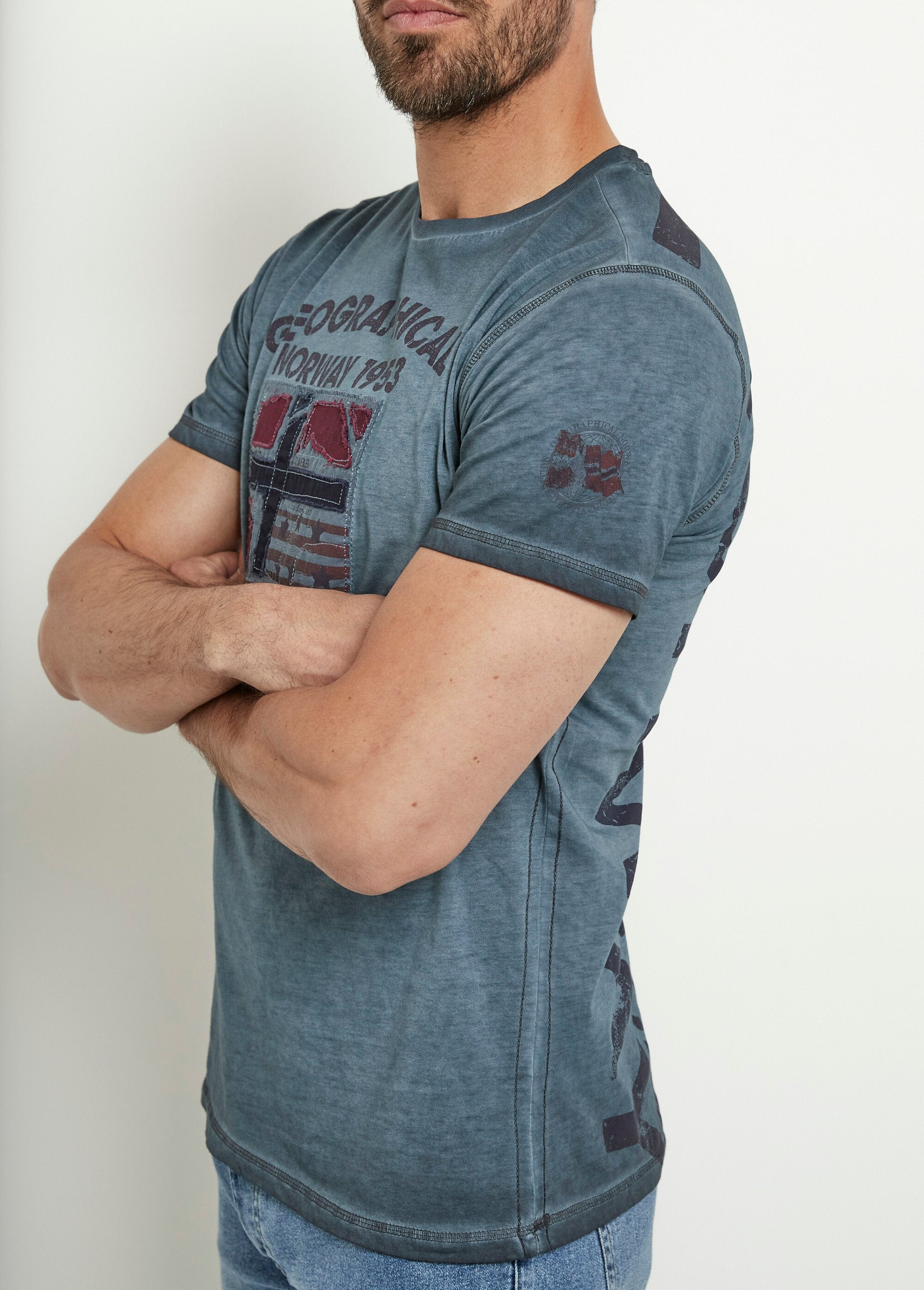 Camiseta_gola_redonda_com_bandeira_bordada_Marine_DR1_slim