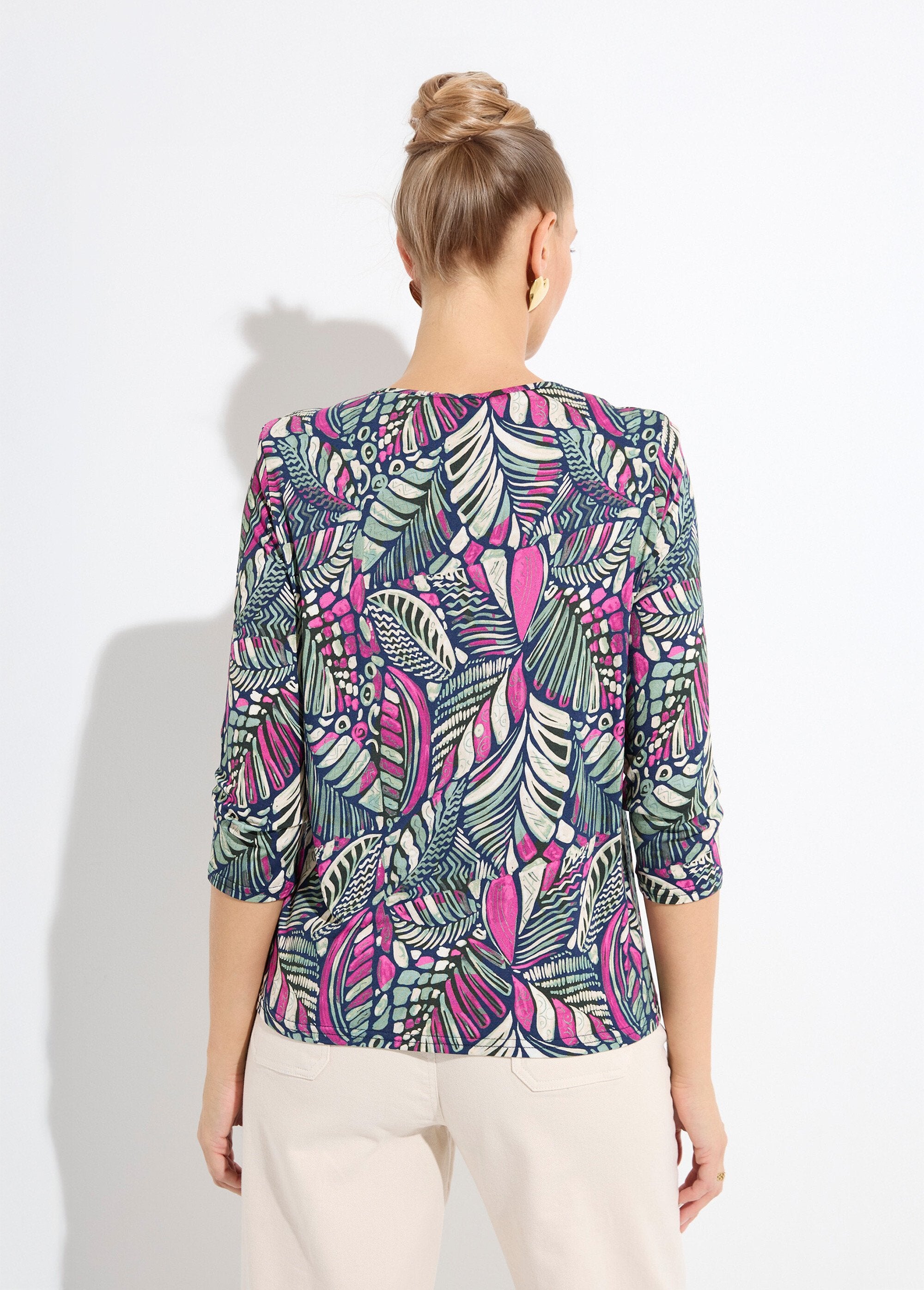 T-shirt_de_gola_redonda_com_estampado_de_retalhos_Rose_et_vert_DO1_slim