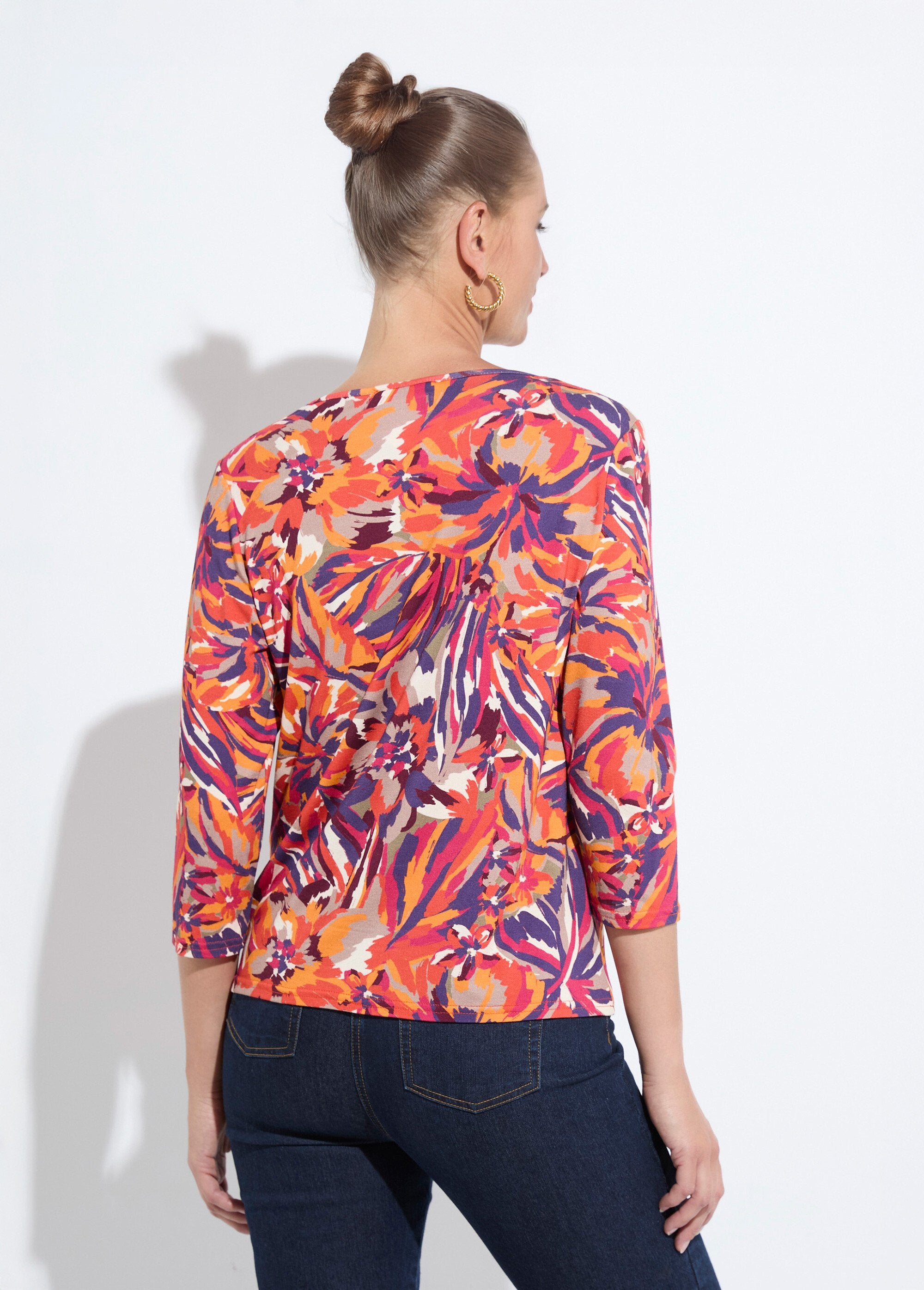 T-shirt_estampada_com_gola_redonda_e_manga_3/4_Imprime_miel_DO1_slim