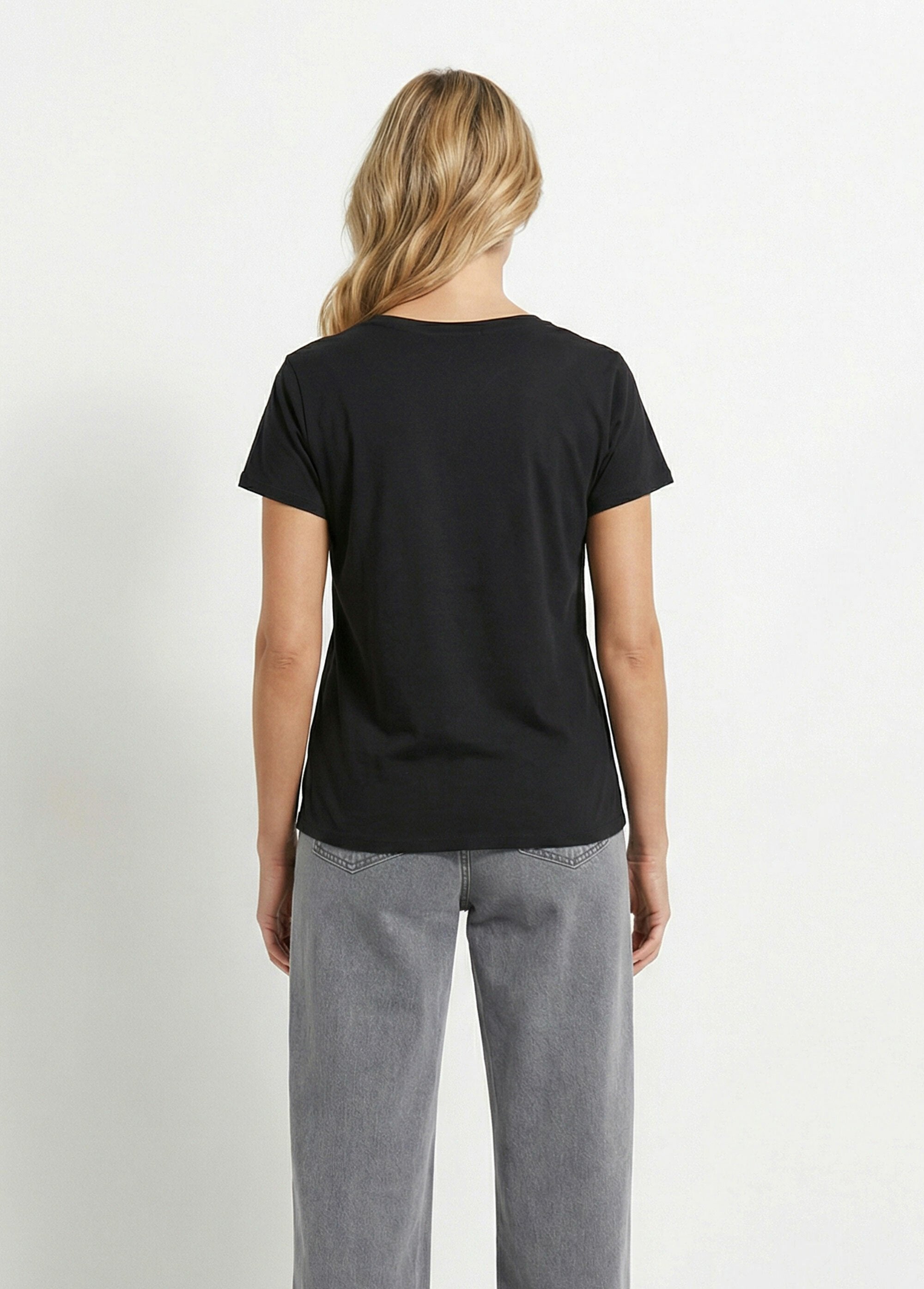 T-shirt_com_decote_em_V_e_bordado_de_leopardo_fluorescente_Noir_DO1_slim