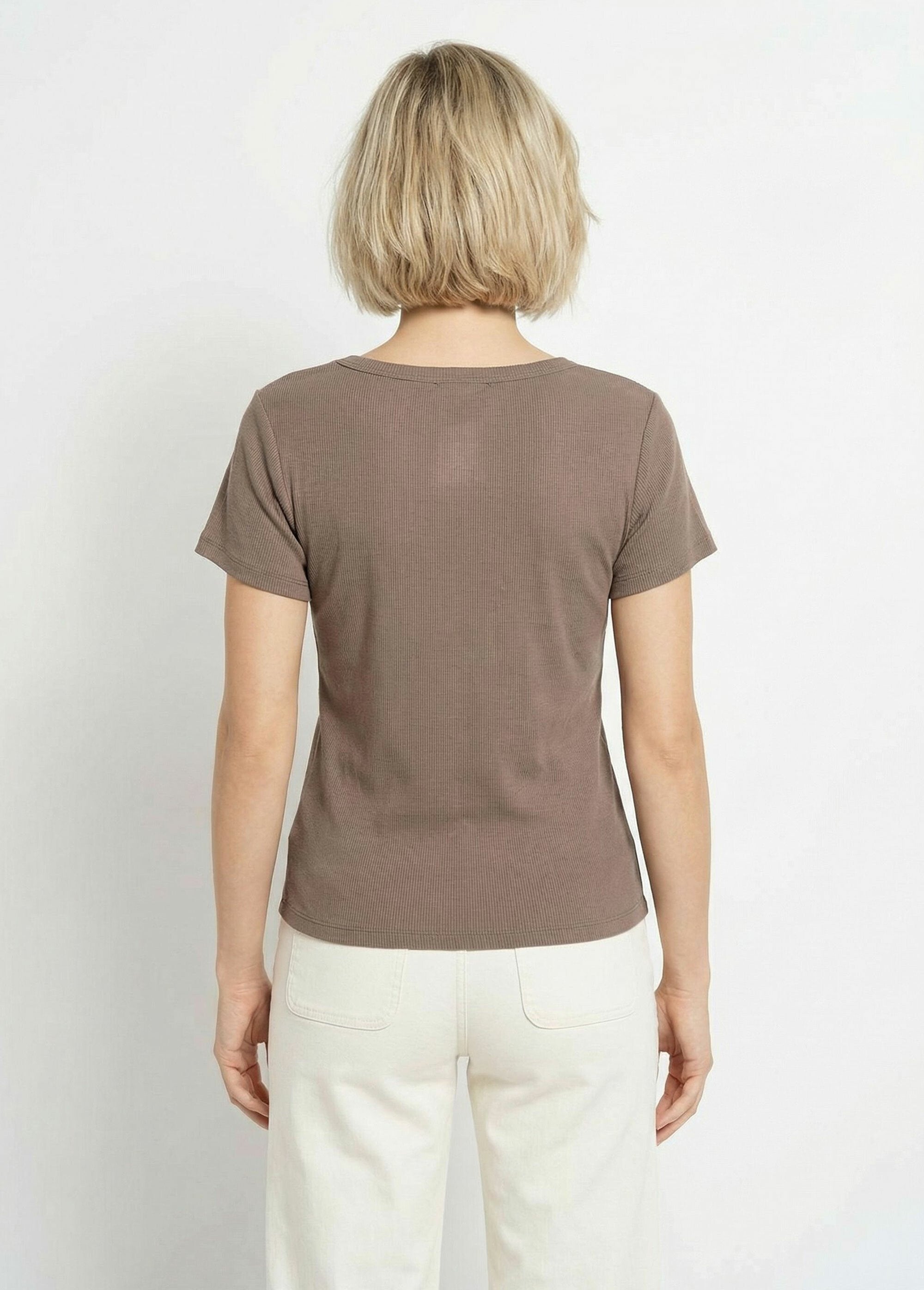 T-shirt_com_decote_em_V_em_jersey_canelado,_Essentiel_Taupe_DO1_slim