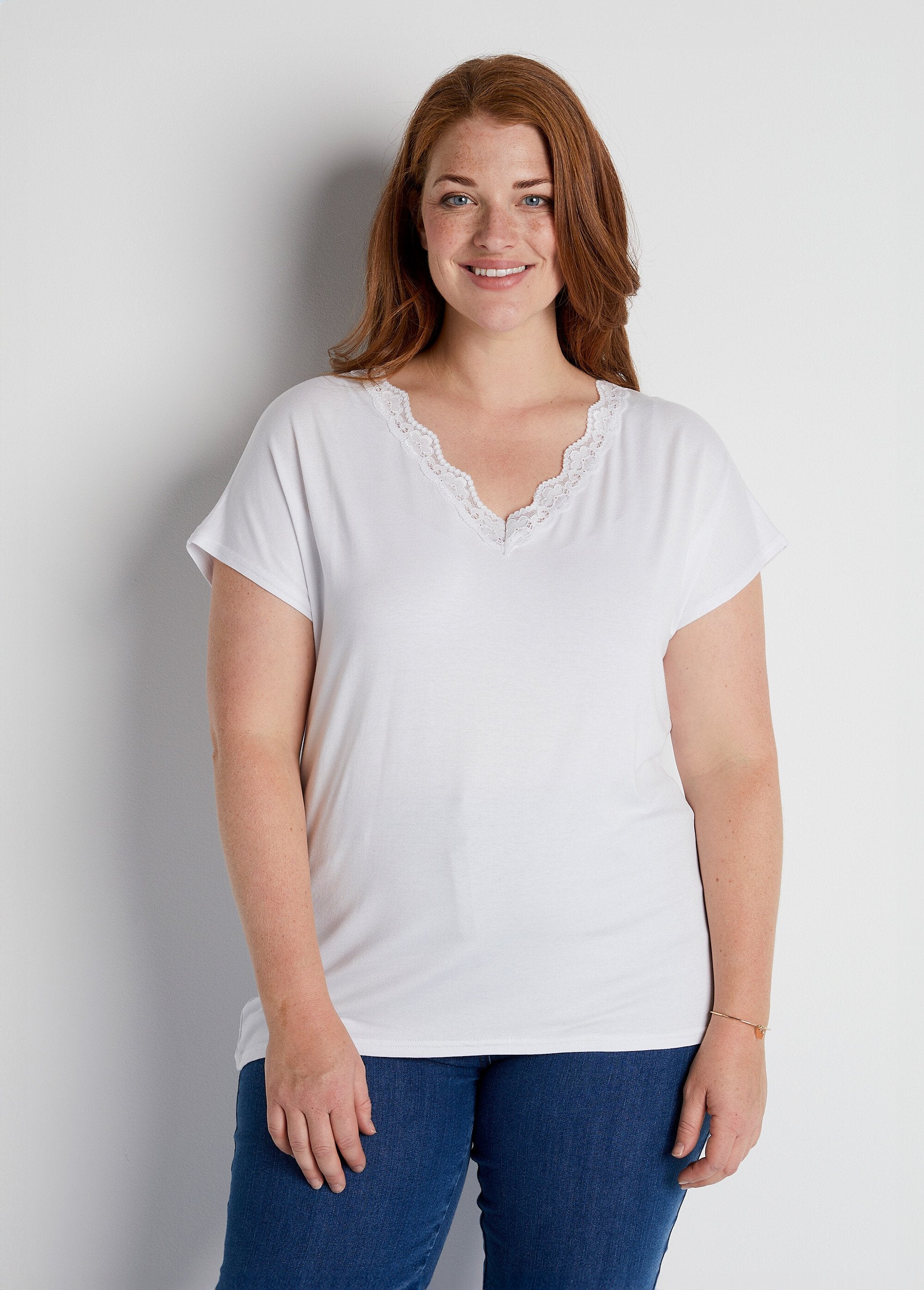 T-shirt_curta_em_renda_stretch_BRANCO_FA1_curvy
