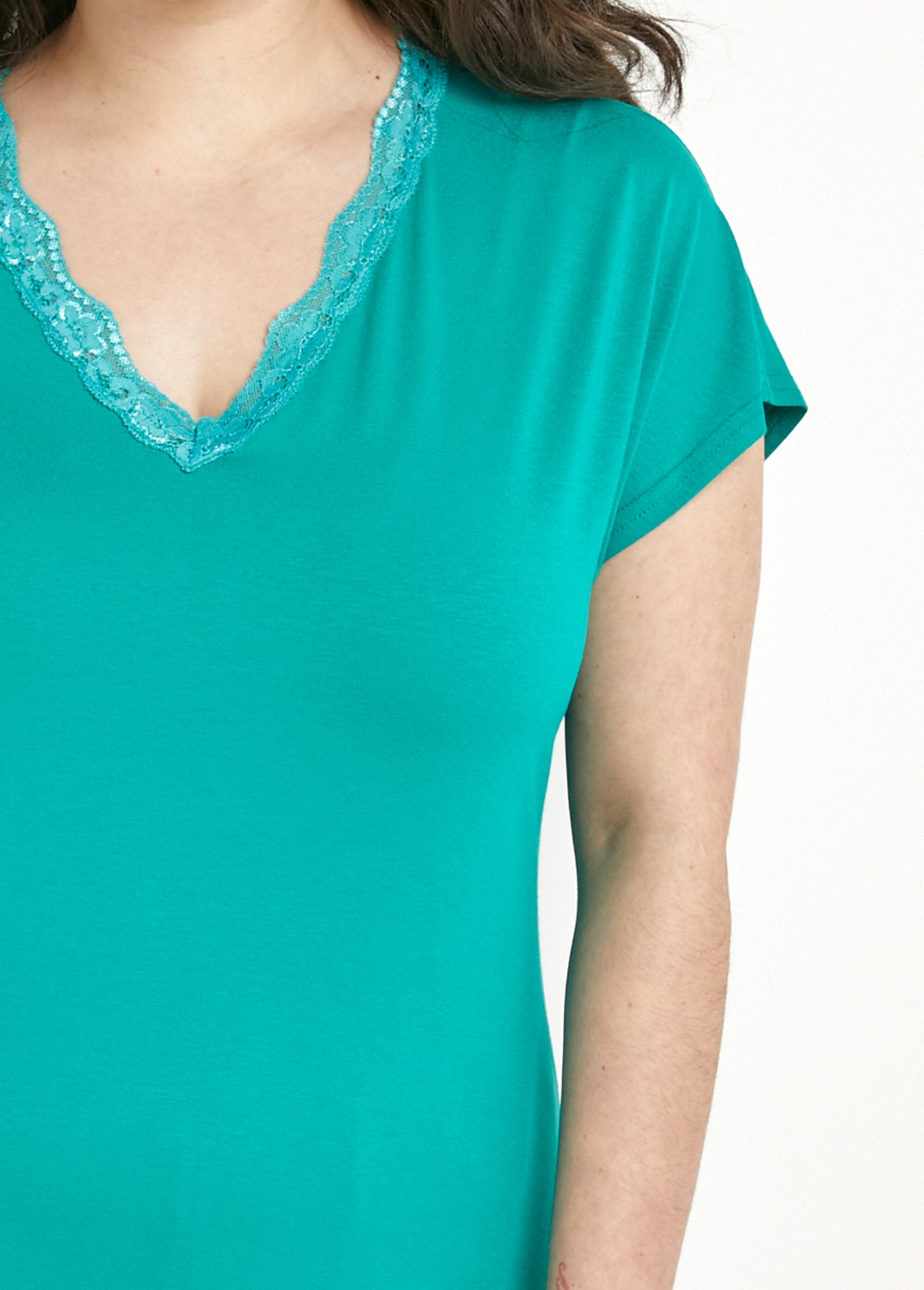T-shirt_curta_de_renda_elástica_Menthe_DE1_curvy