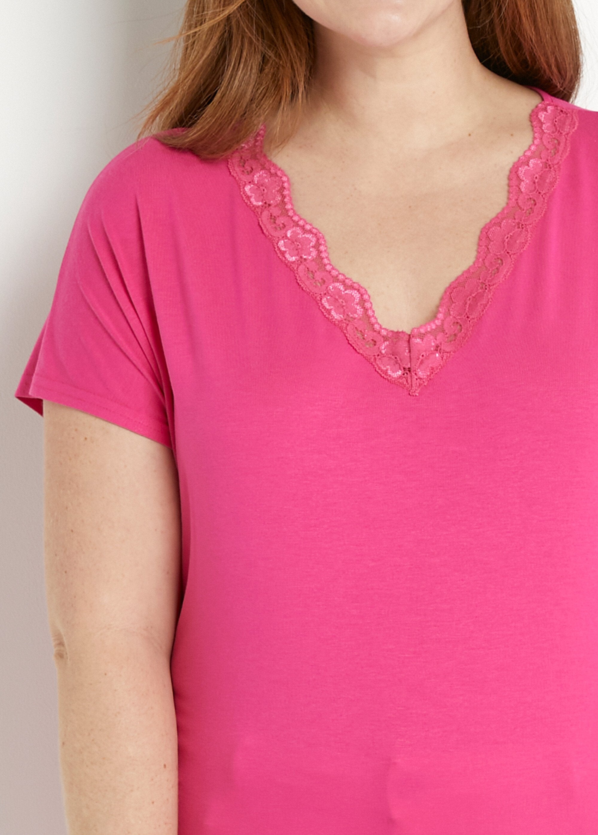 T-shirt_curta_de_renda_elástica_Fuchsia_DE1_curvy