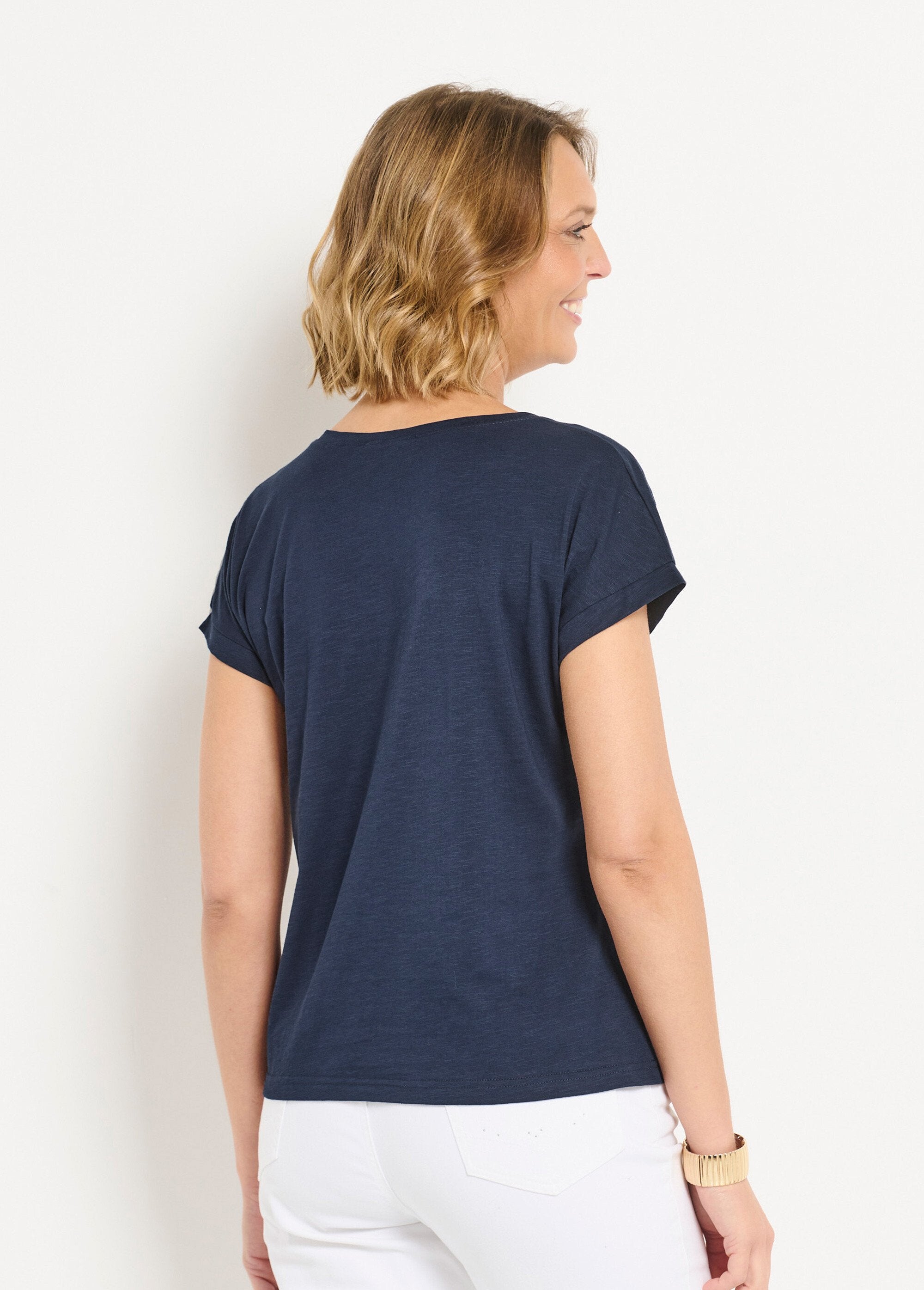 Camiseta_lisa_de_manga_curta_com_bordado_vazado_Marine_DO1_slim