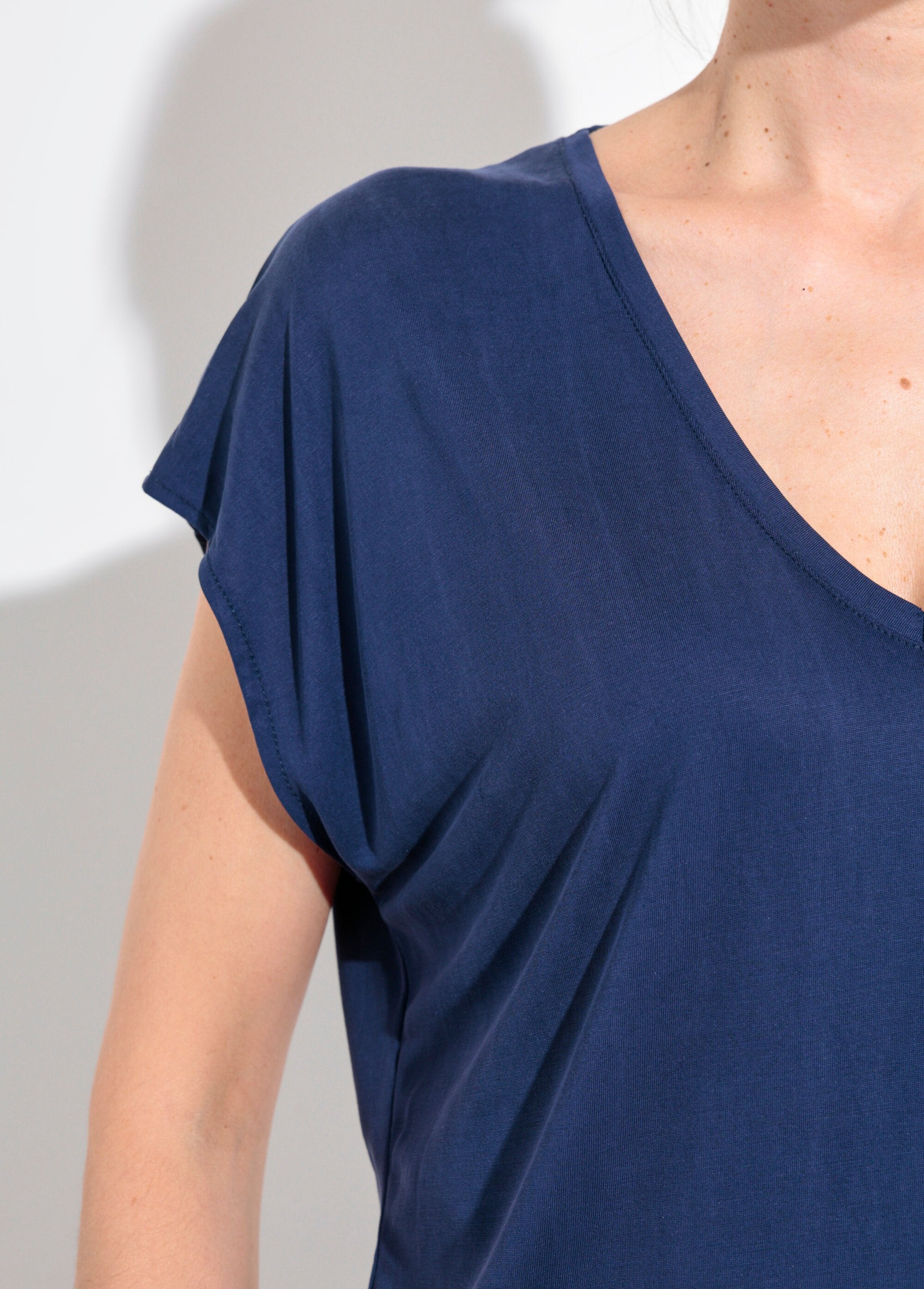 Camiseta_larga_de_manga_curta_Marine_DE2_slim