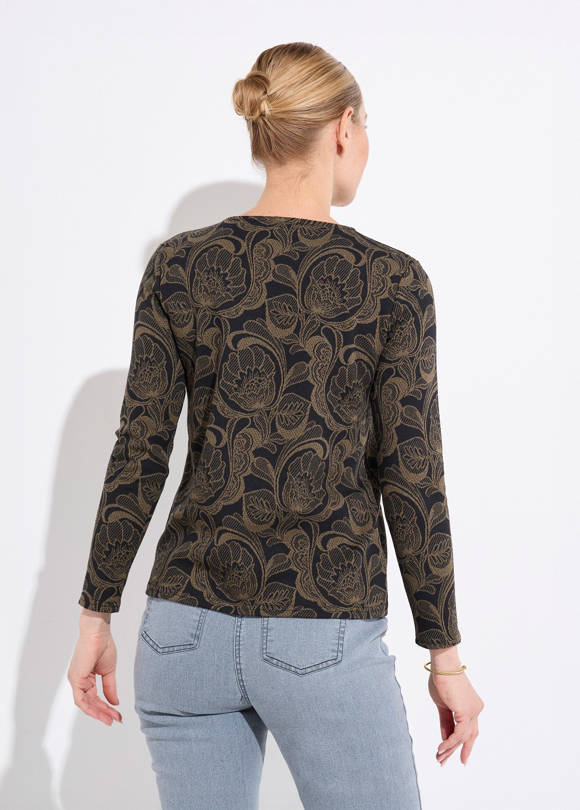 T-shirt_com_gola_redonda_em_jacquard_floral_Noir_et_camel_DO1_slim