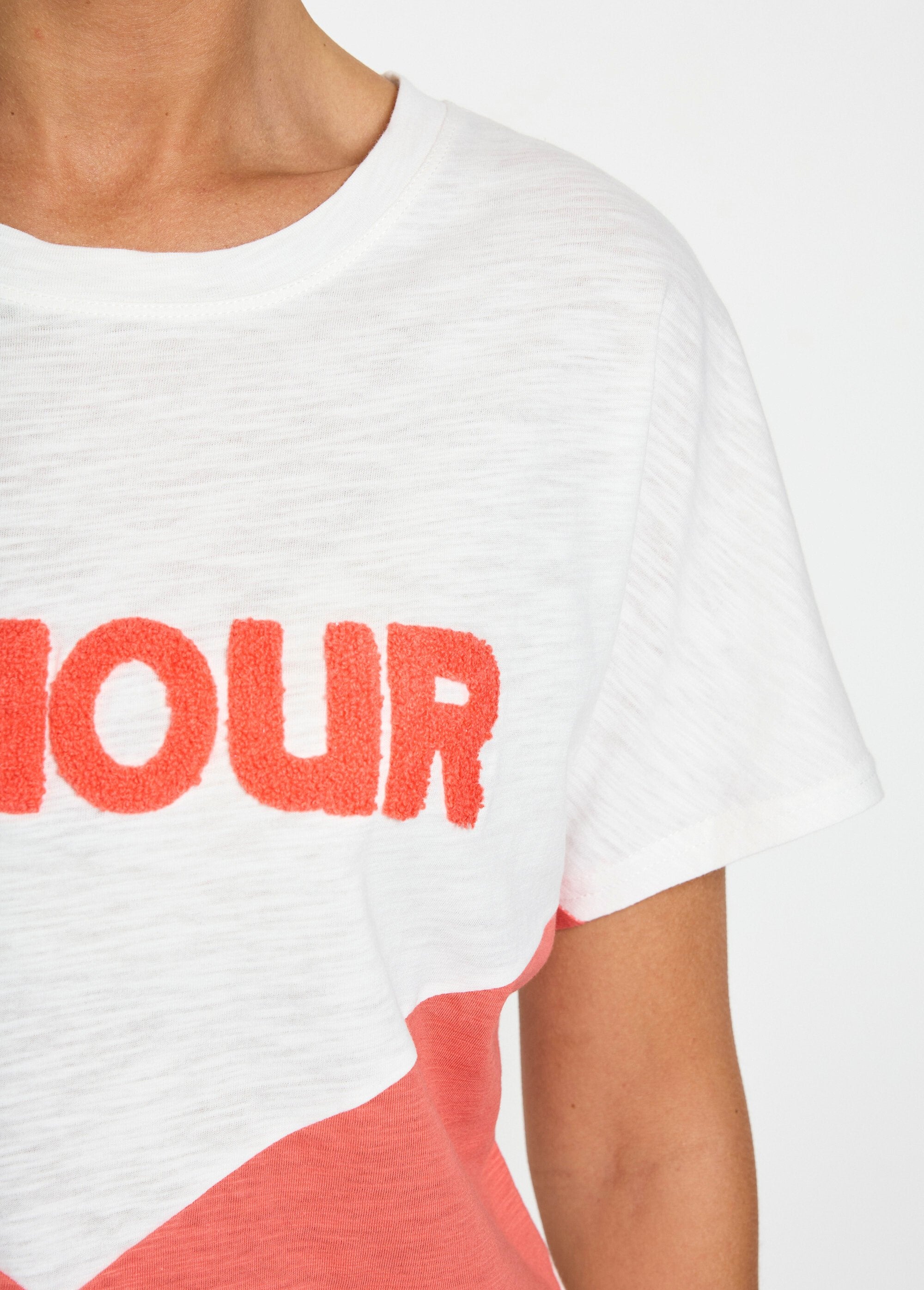 Camiseta_de_malha_bicolor_com_mensagem_Corail_et_blanc_DE2_slim