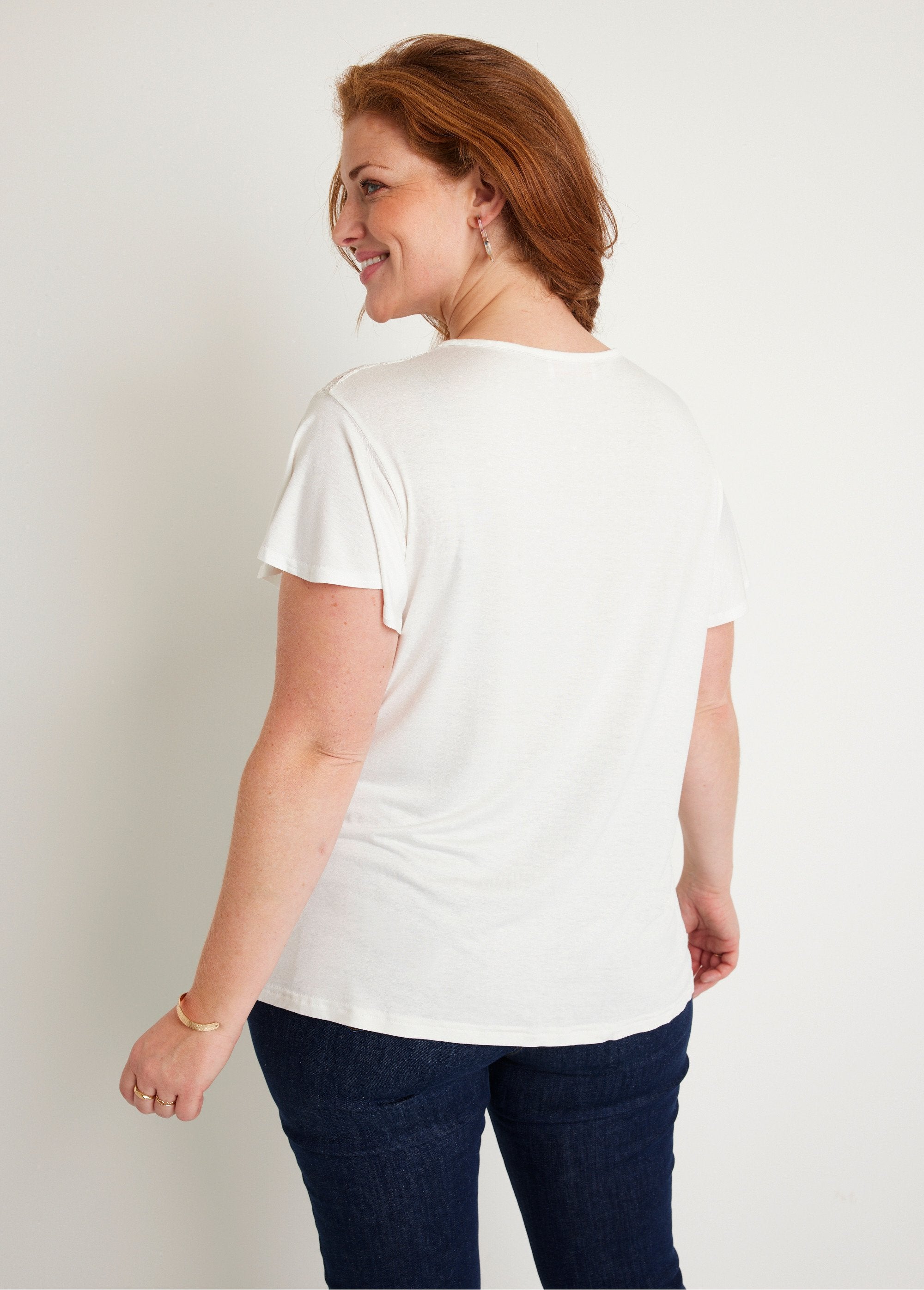 T-shirt_de_manga_curta_em_renda_Blanc_DO1_curvy