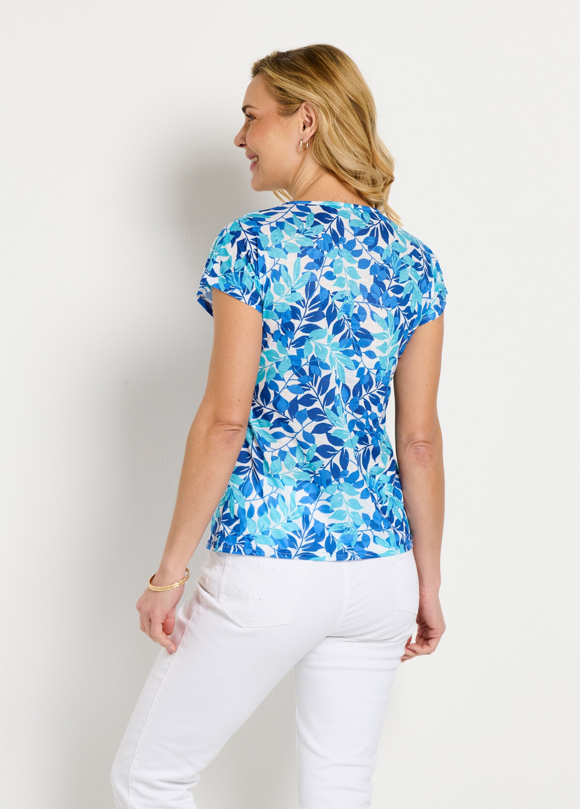 T-shirt_de_manga_curta_e_gola_redonda_com_estampado_de_folhagem_Bleu_et_aqua_DO1_slim