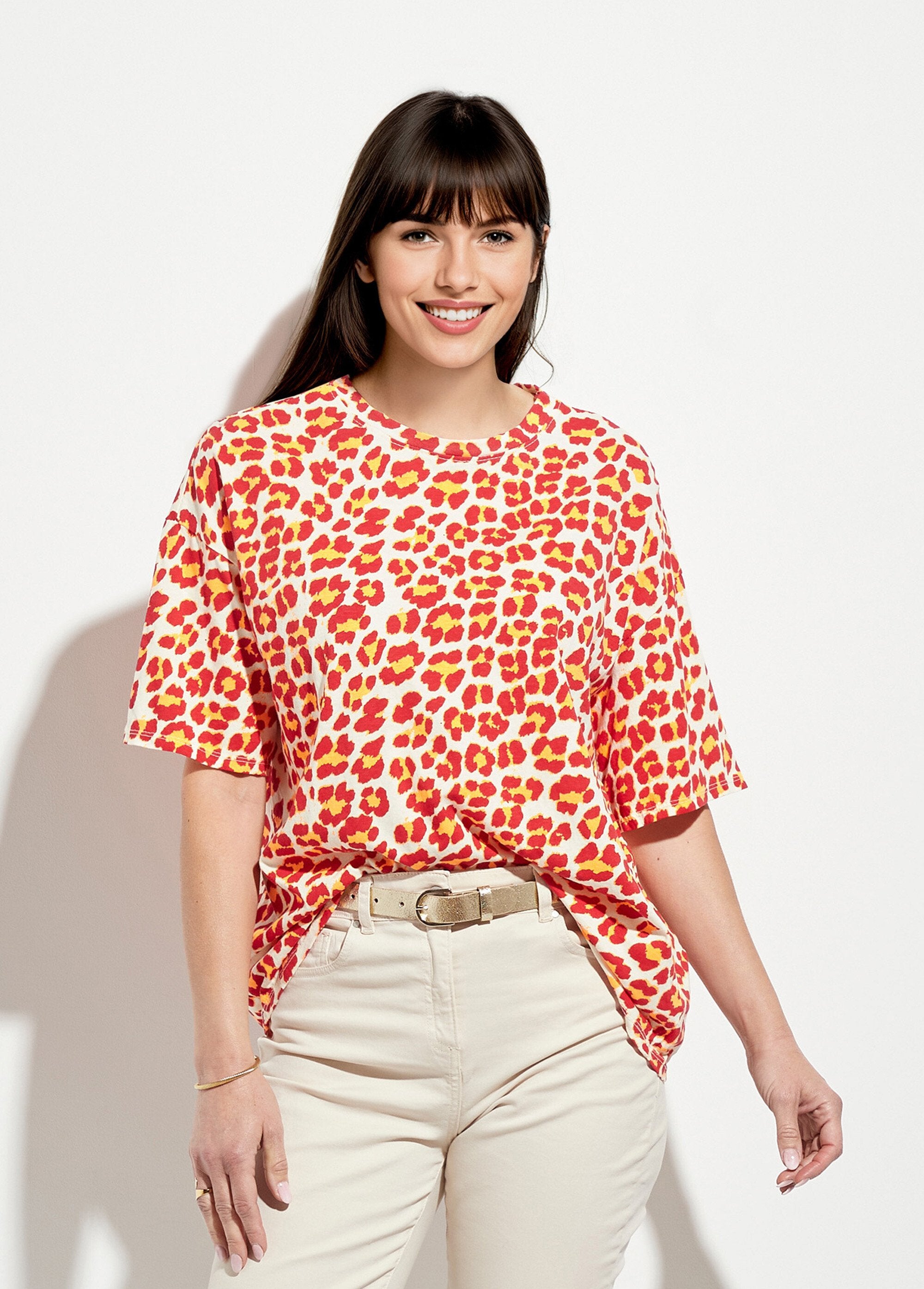 Camiseta_manga_curta_com_estampa_de_oncinha_neon_Rouge_et_orange_FA1_slim