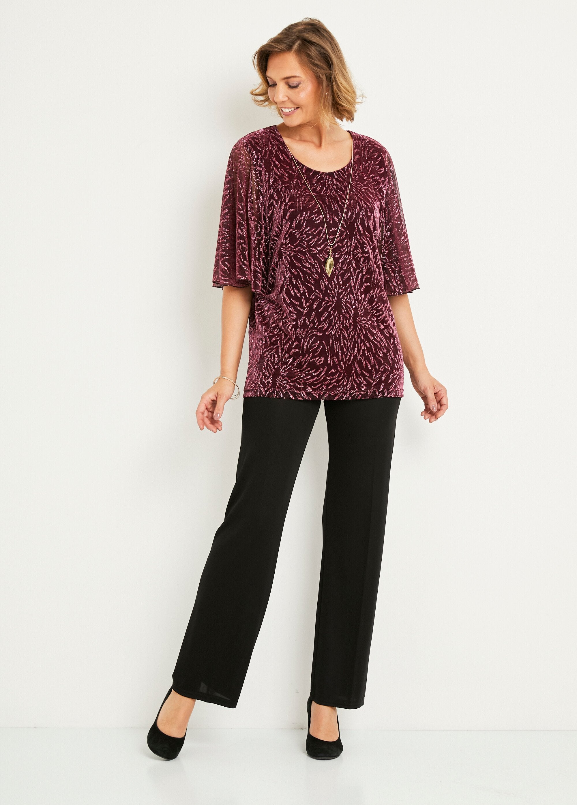 T-shirt_comprida_em_malha_estampada_com_gola_redonda_Rose_SF1_slim