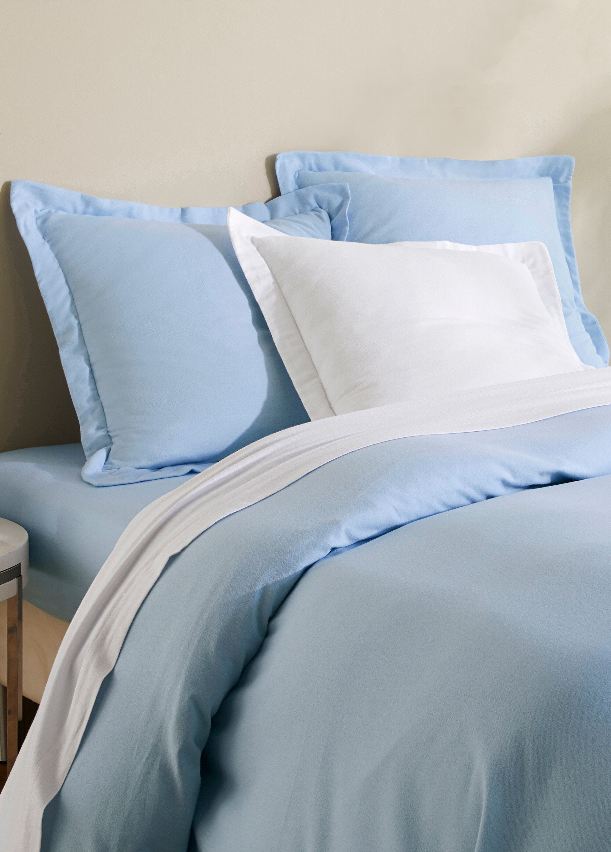 Fronha_de_flanela_lisa_de_algodão_165g_Emeraude_DE1_slim