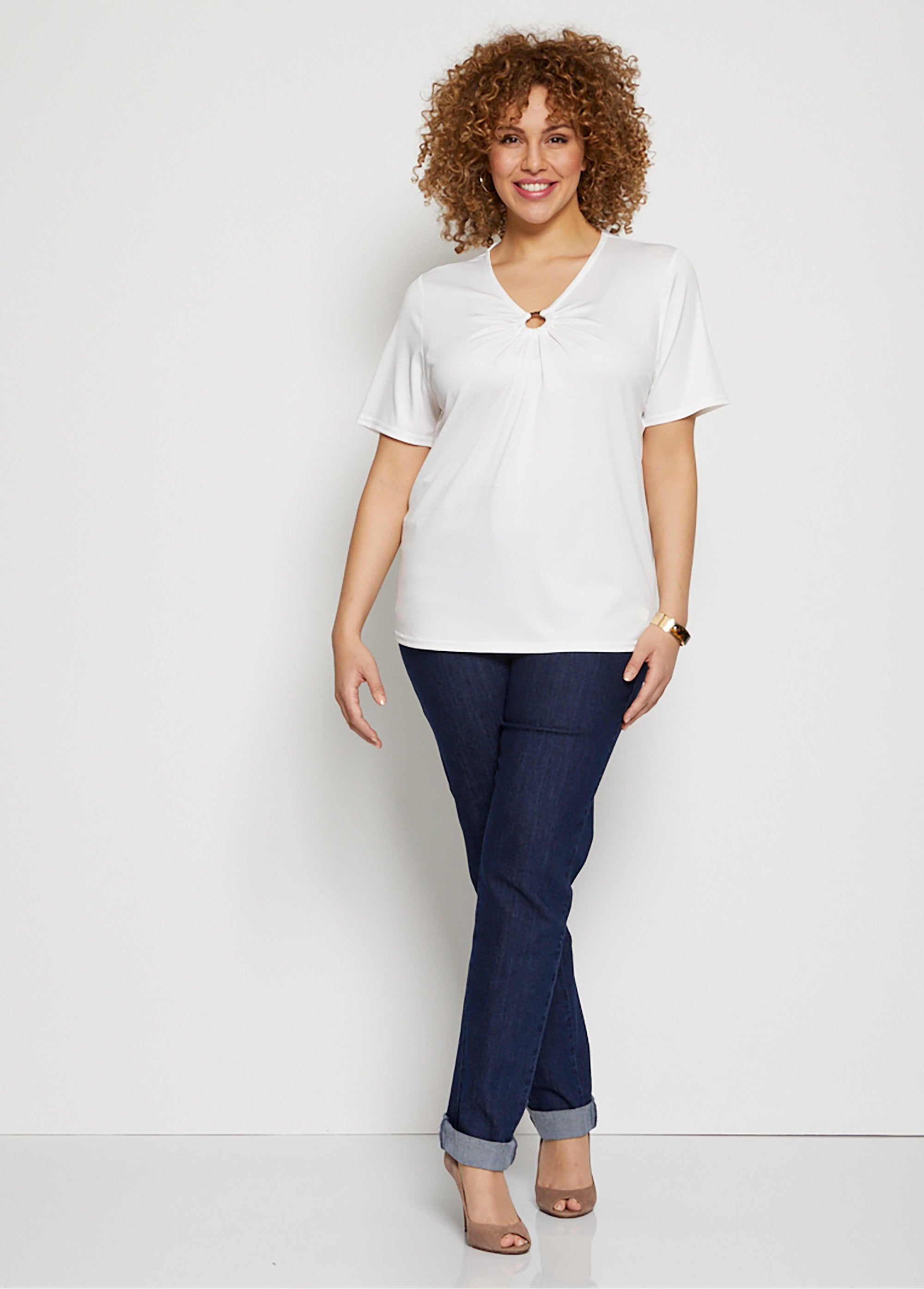 T-shirt_em_malha_crepe_elástica_com_jóias_Uni_blanc_SF1_curvy