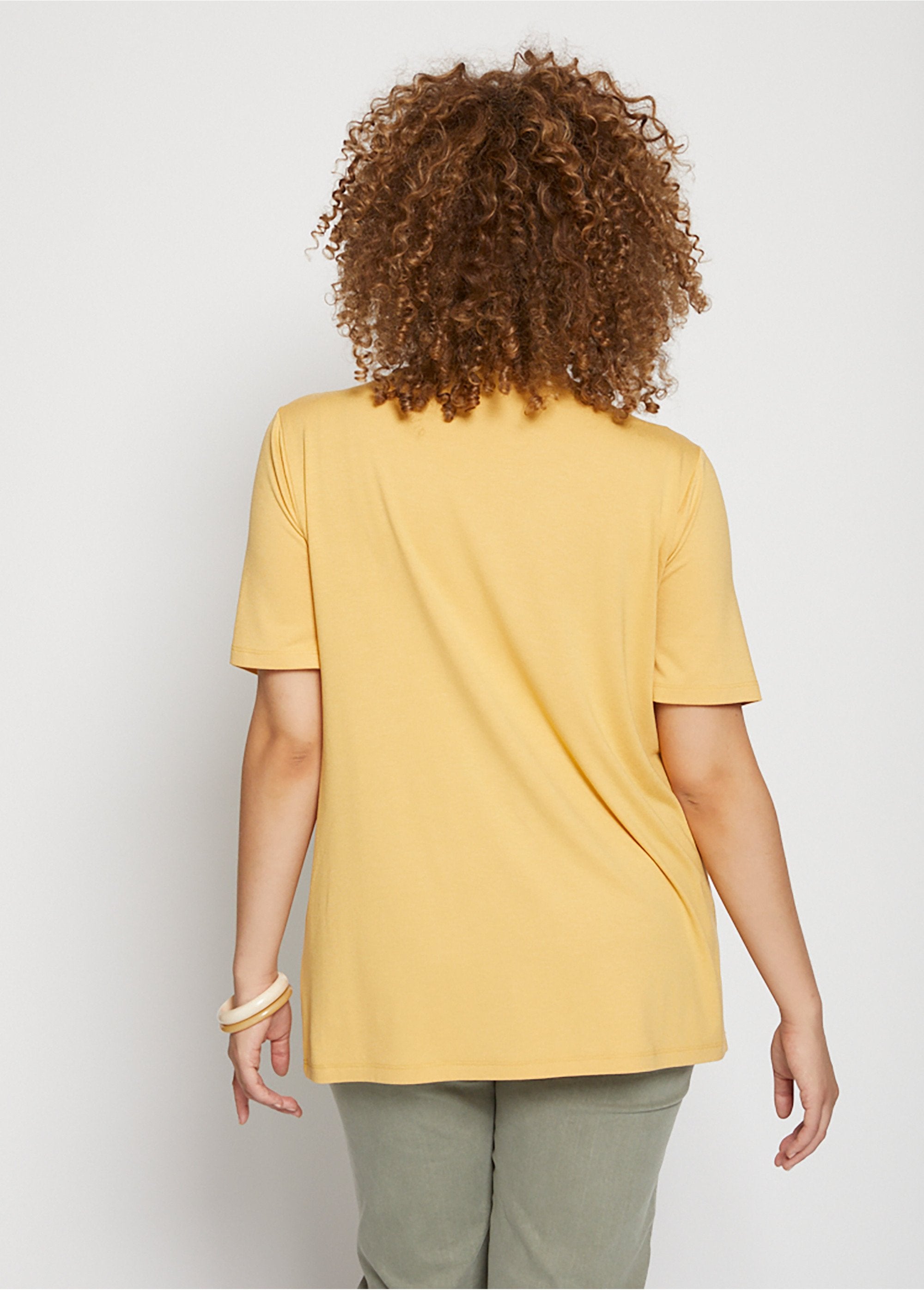 T-shirt_brodé_droit_lien_pompoms_Jaune_DO1_curvy
