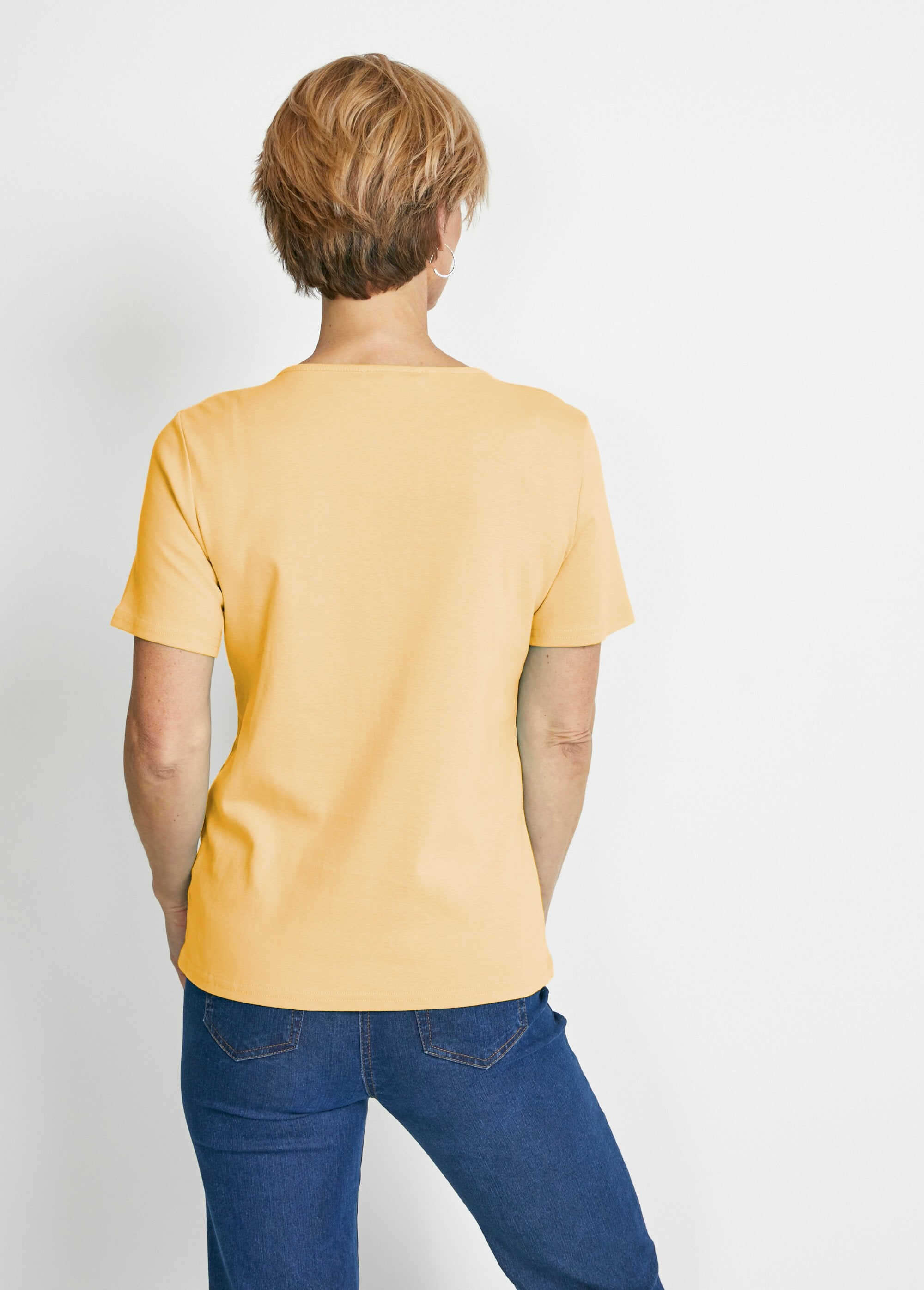 T-shirt_de_manga_curta_com_tachas_Jaune_DO1_slim
