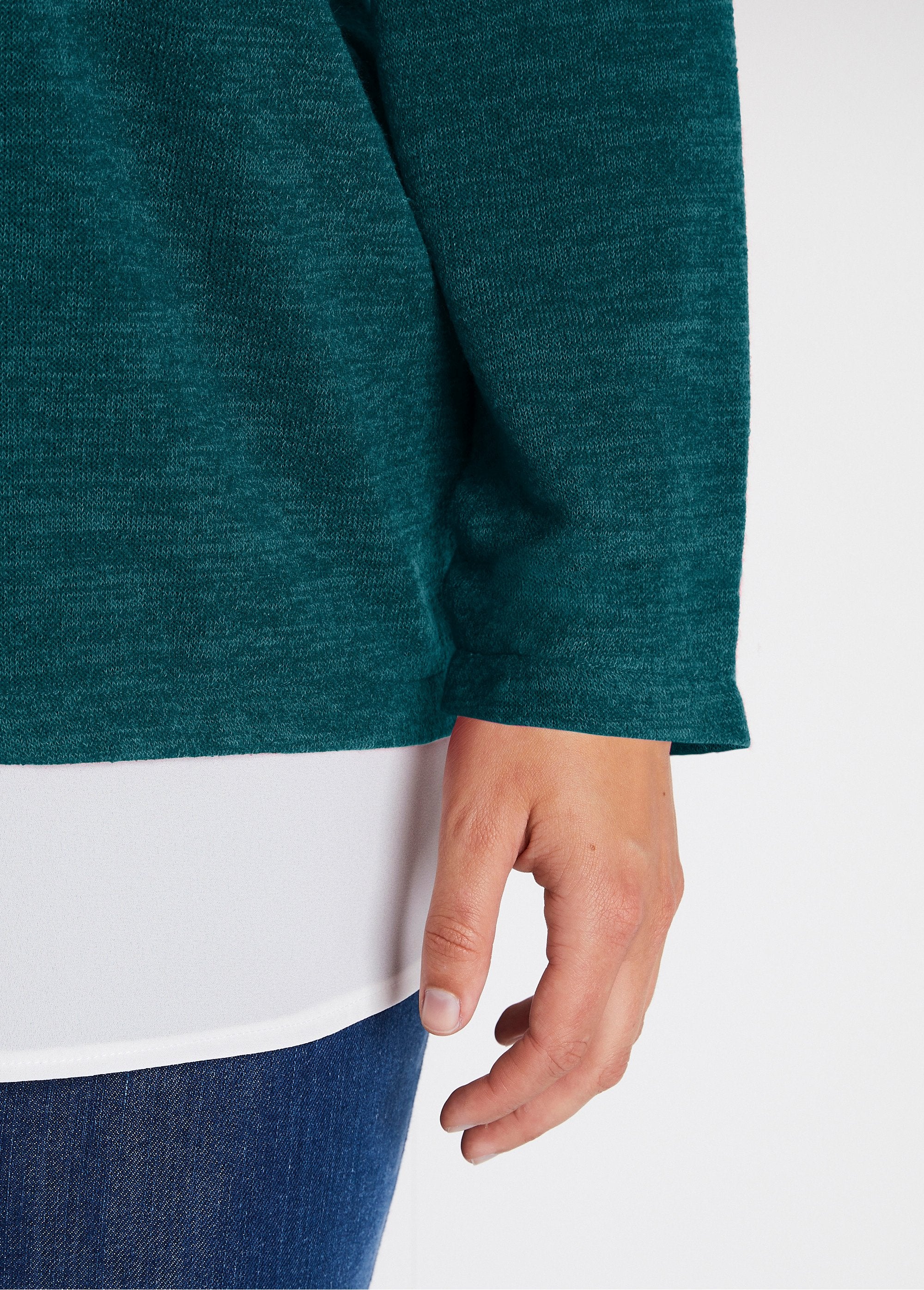 T-shirt_com_efeito_2_em_1_de_comprimento_médio_Esmeralda_DE1_curvy