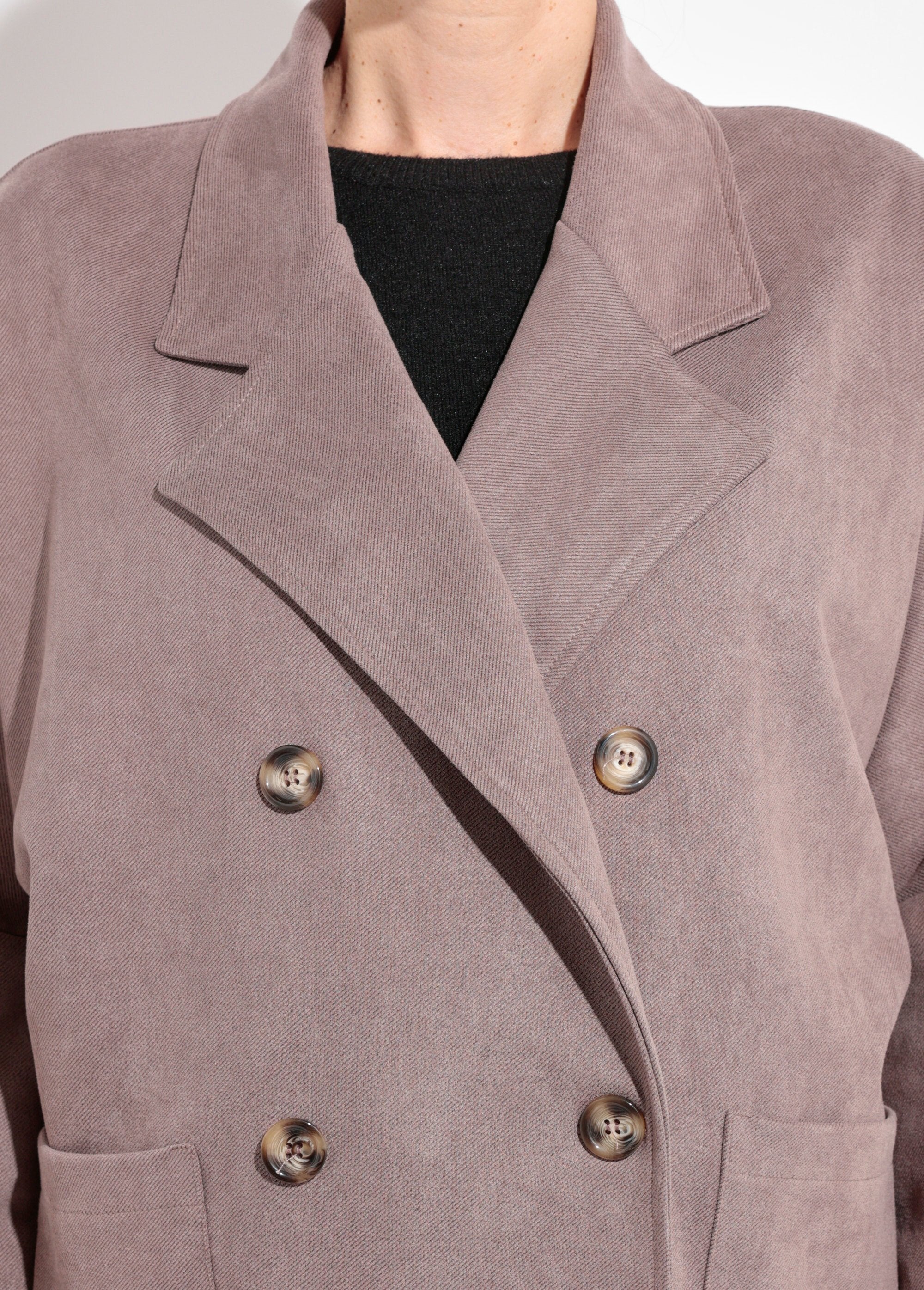 Sobretudo_longo,_macio_e_trench_coat_Taupe_DE1_slim