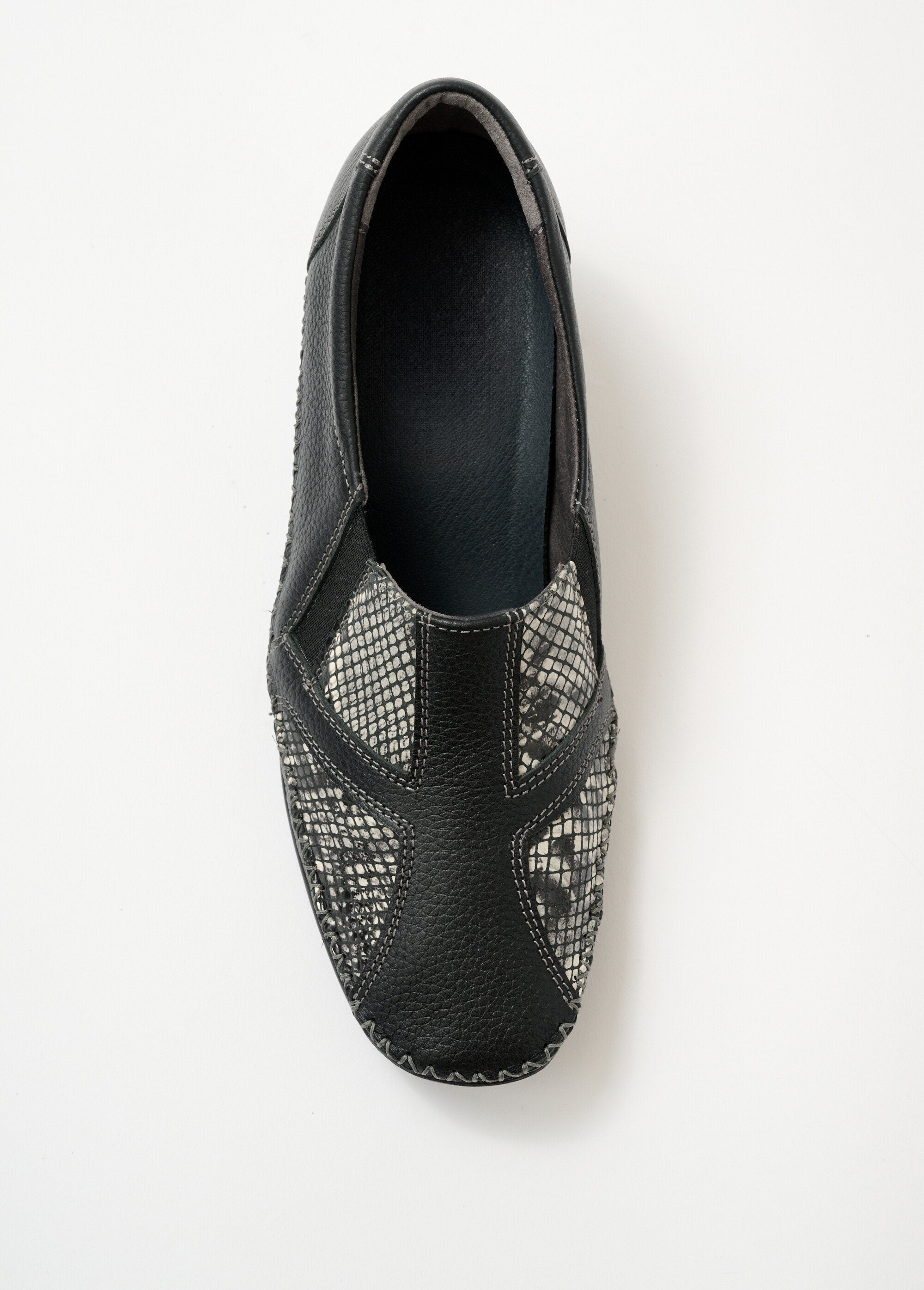 Bombas_de_ajuste_completo_para_pés_sensíveis_PRETO_OV1_slim