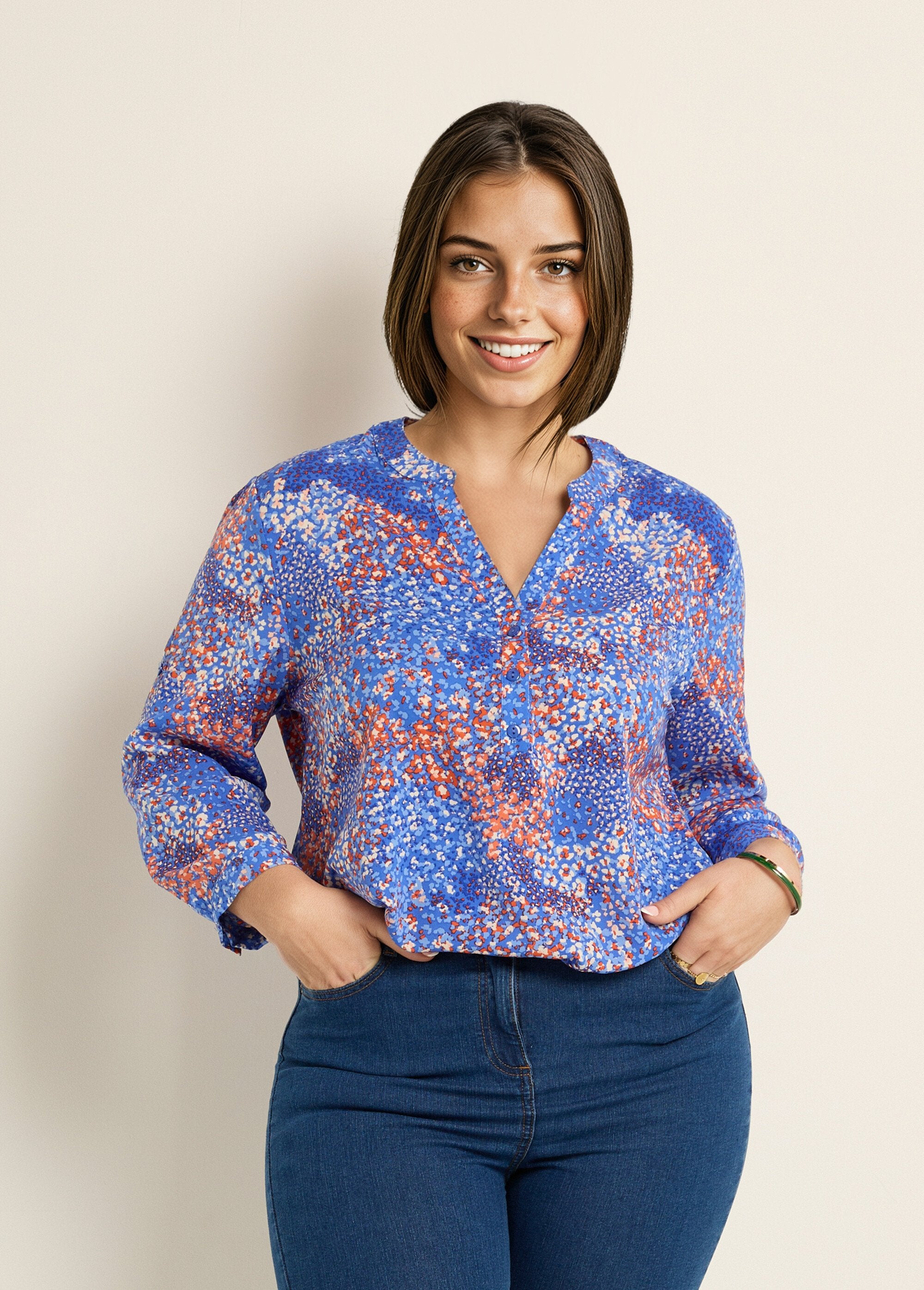 Túnica_floral_de_manga_comprida_com_decote_em_V_Bleu_imprime_FA1_curvy
