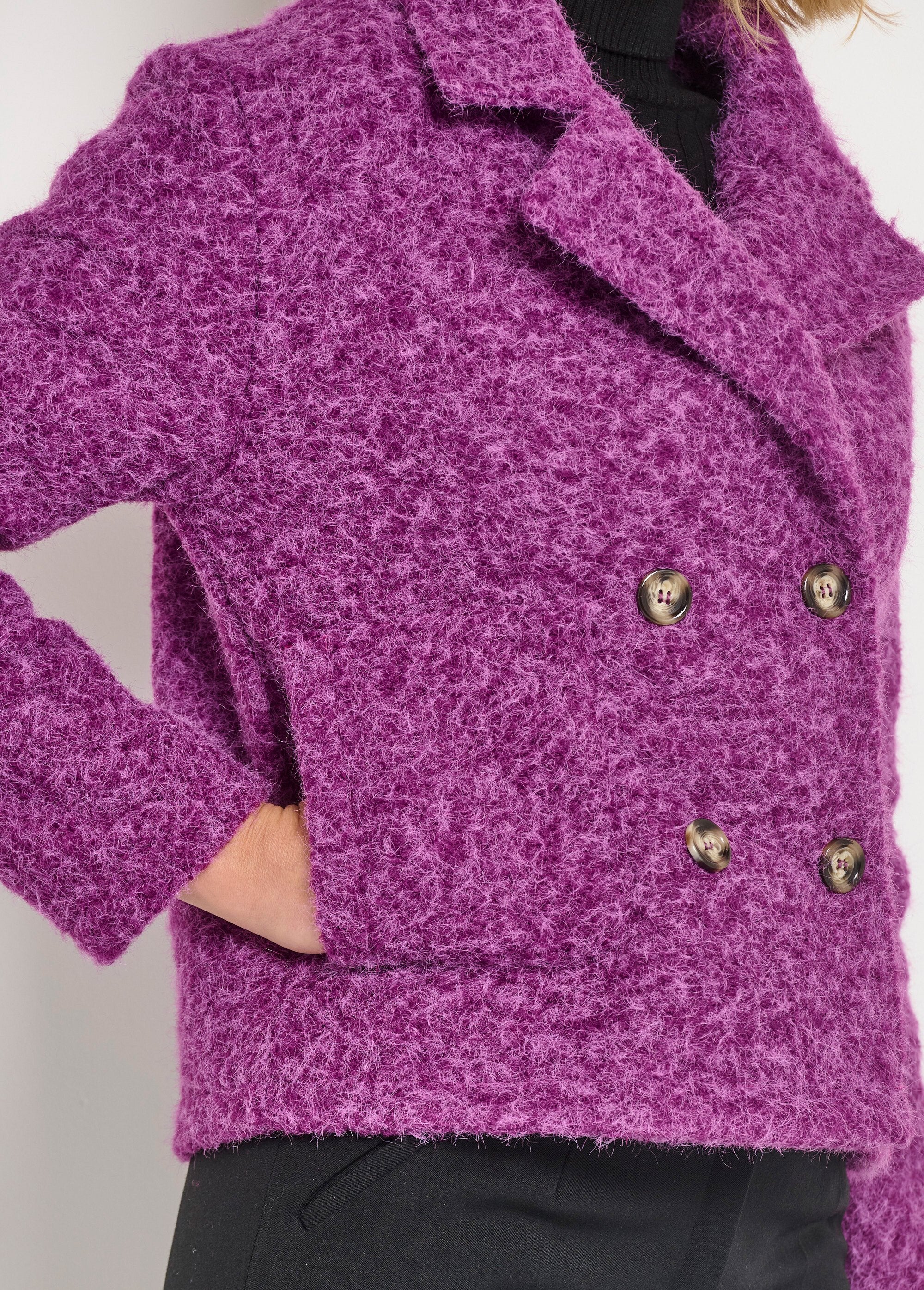 Casaco_curto_tipo_ervilha_com_aparência_de_lã_Mangenta_DE2_slim