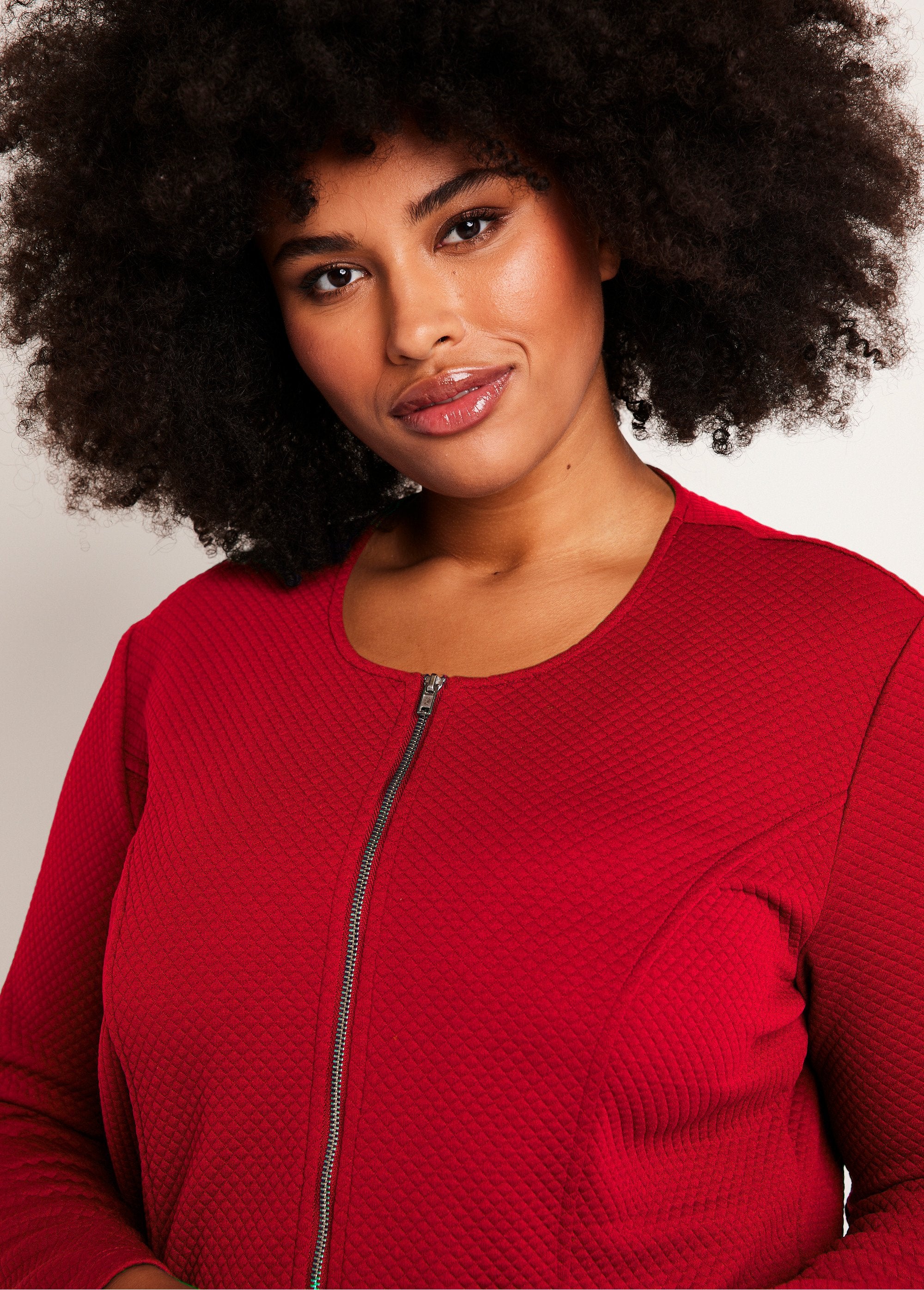 Casaco_justo_sem_gola_VERMELHO_DE1_curvy