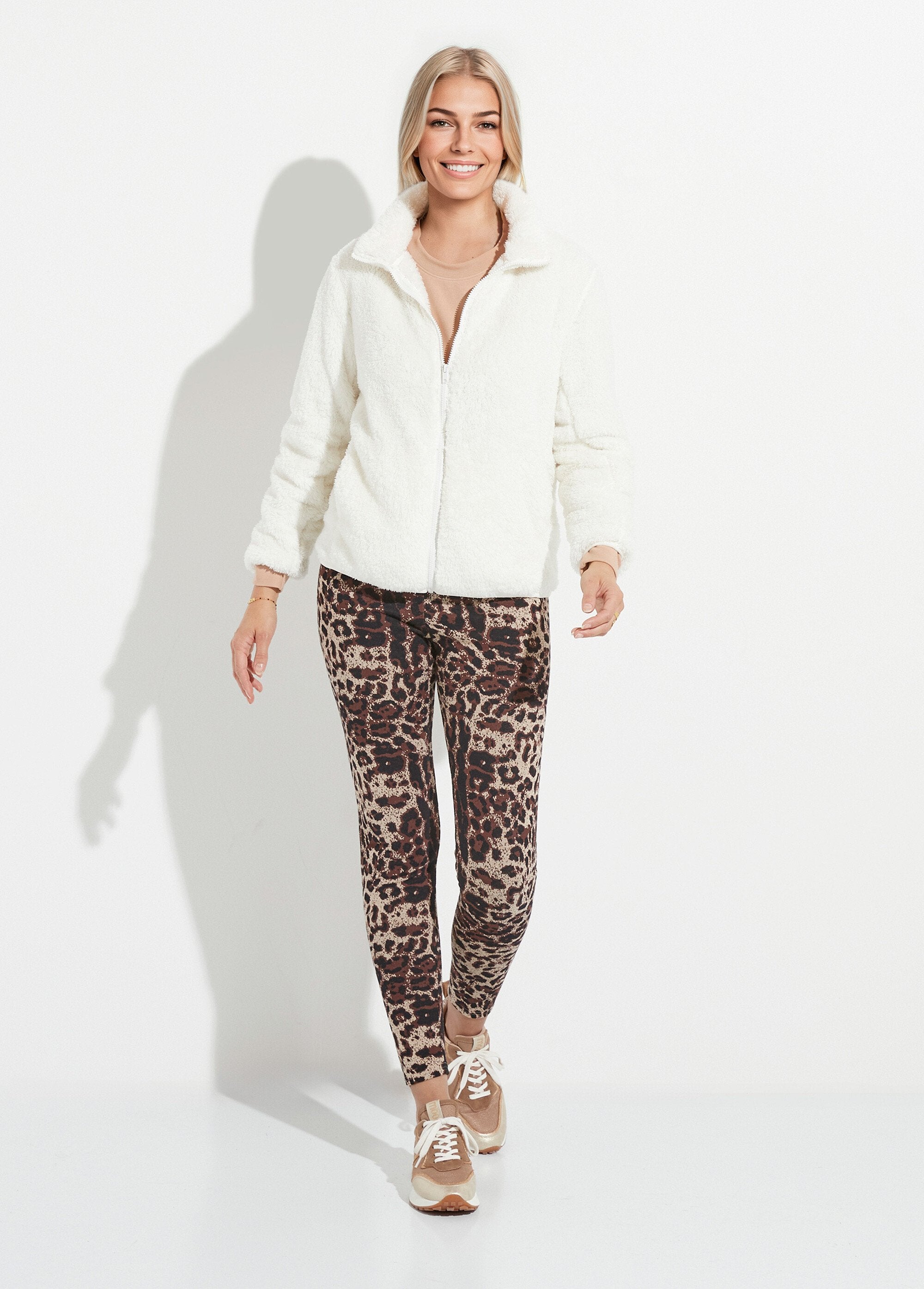 Casaco_de_pele_sintética_com_gola_subida,_mangas_compridas_Ecru_SF1_slim