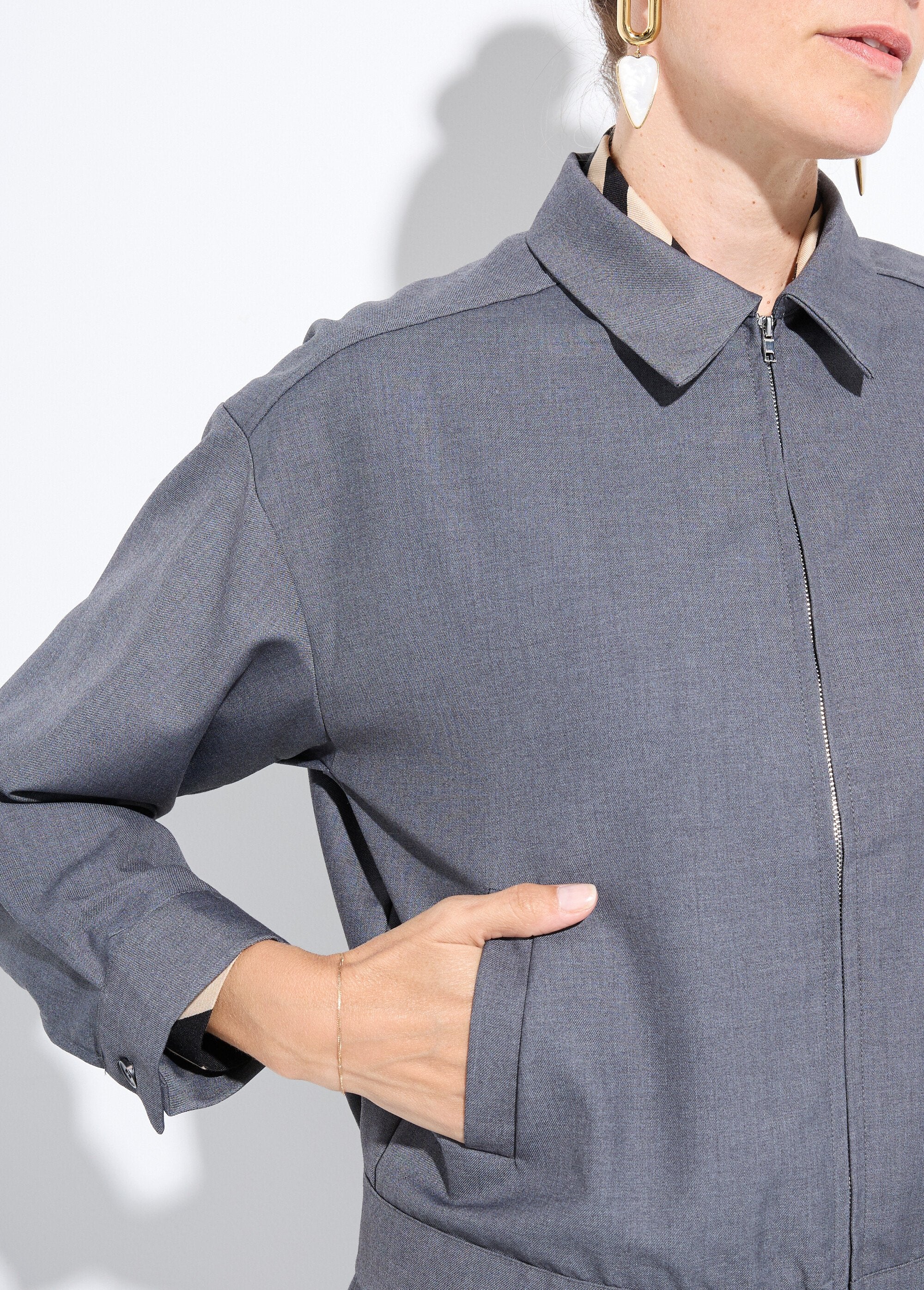 Casaco_com_fecho_de_correr_mosqueado_escuro_Gris_DE1_slim