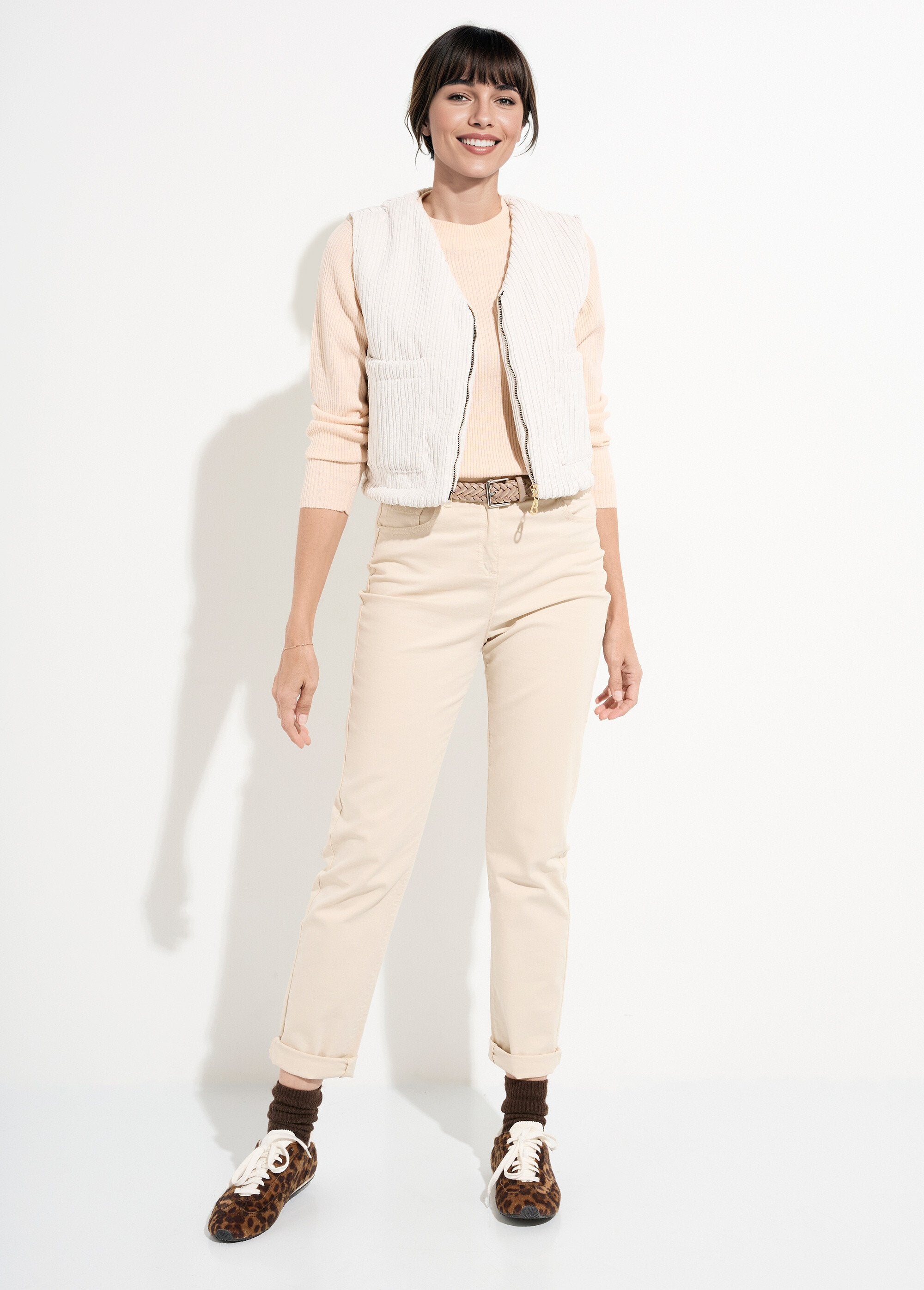 Casaco_de_veludo_sem_mangas_com_decote_em_V_e_fecho_de_correr_Ecru_SF1_slim