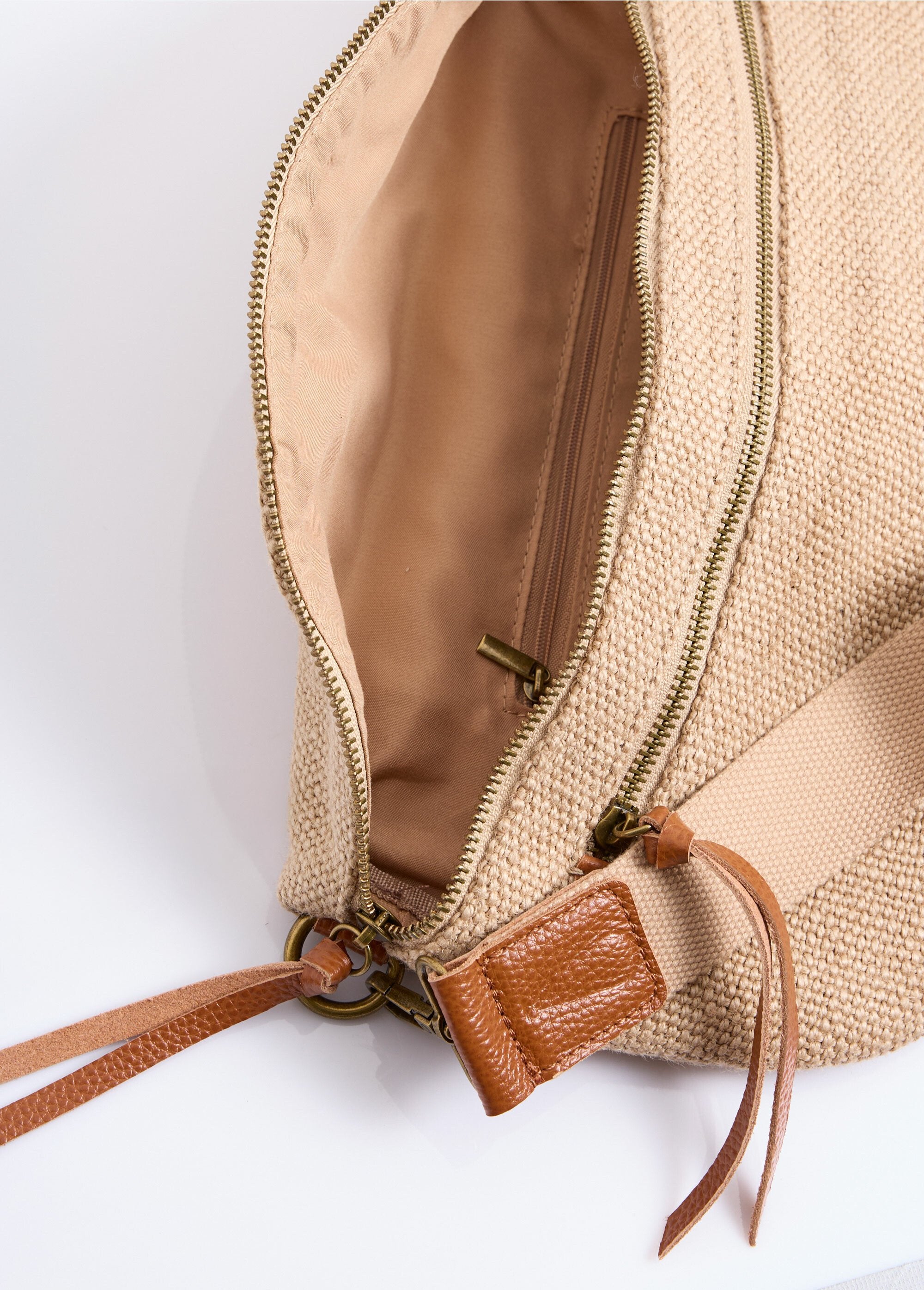 Bolsa_de_cintura_grande_em_juta_+_pormenores_em_pele_Beige_DE2_slim