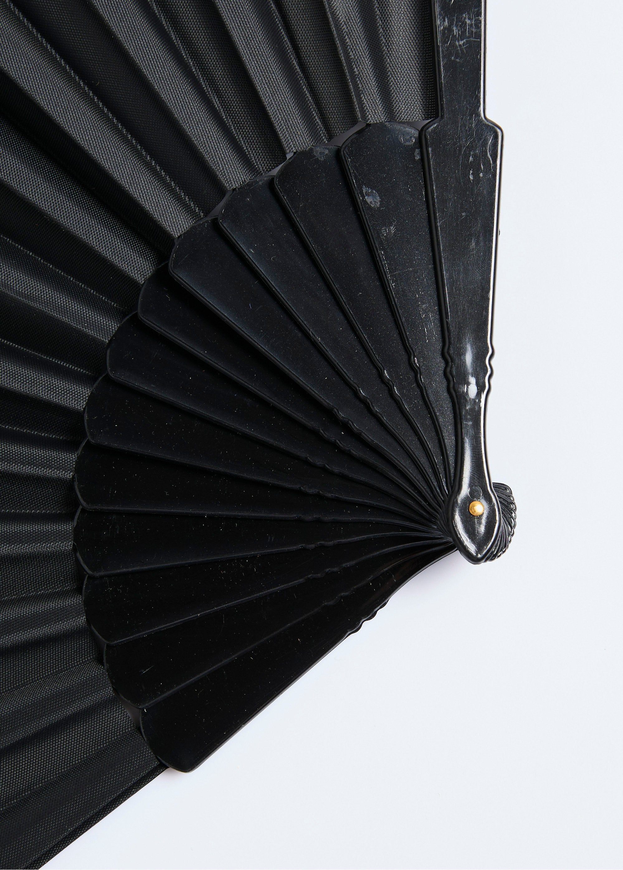 Bolsa_de_leque_e_organza_Noir_DE1_slim