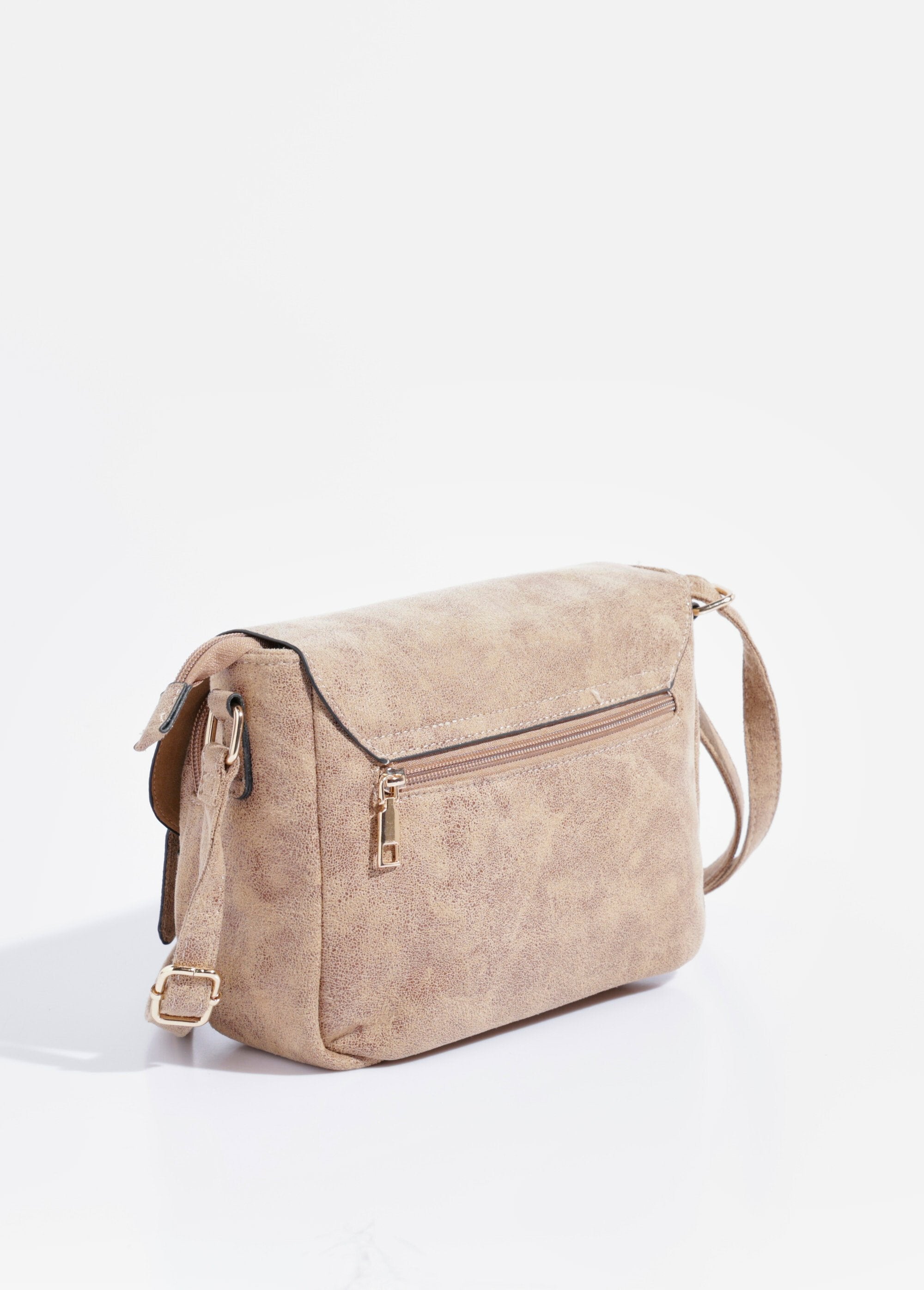 Bolsa_iridescente_com_aba_e_2_fivelas_Beige_DO1_slim